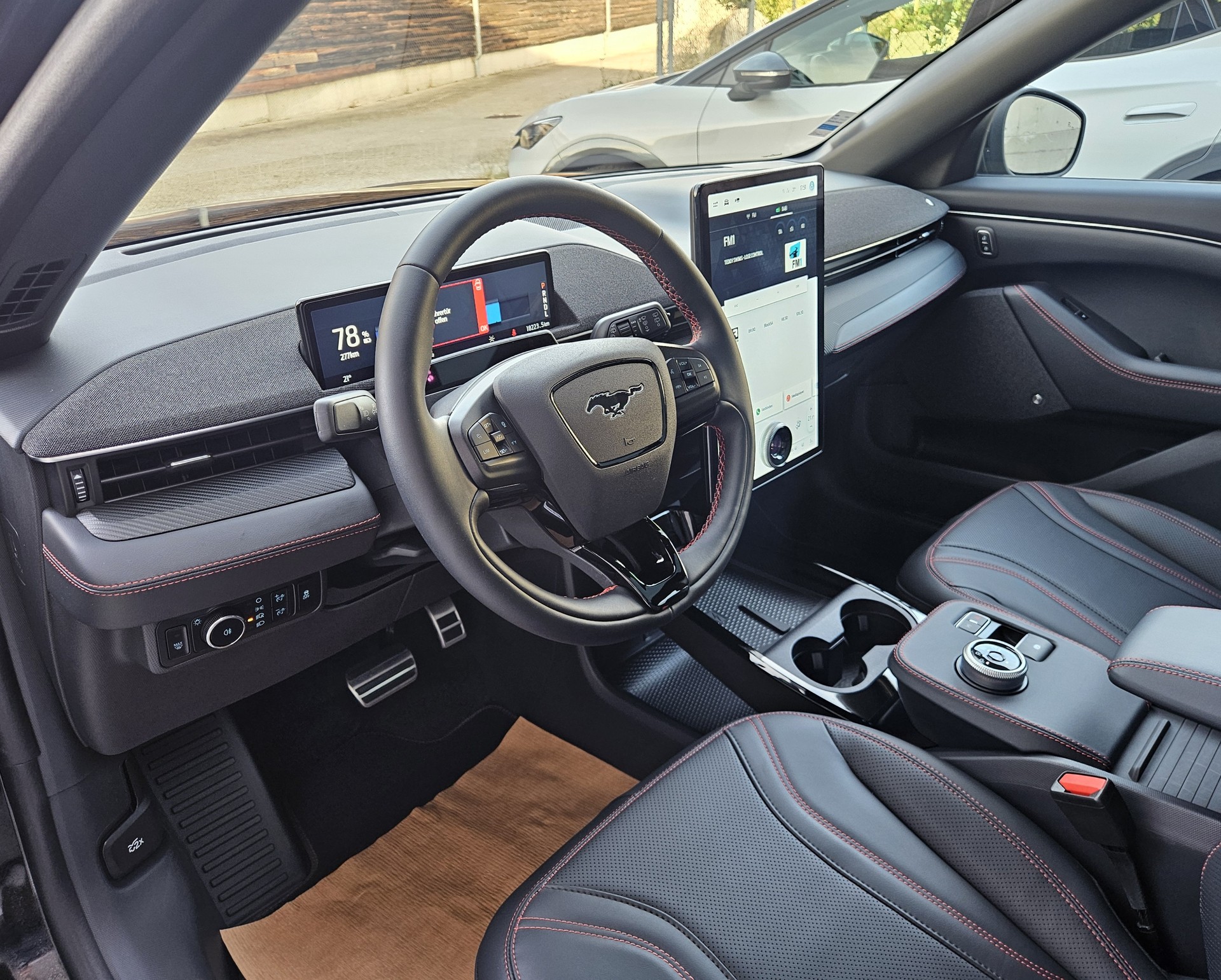 FORD Mustang MACH-E Premium AWD 72.6 kWh-image-9