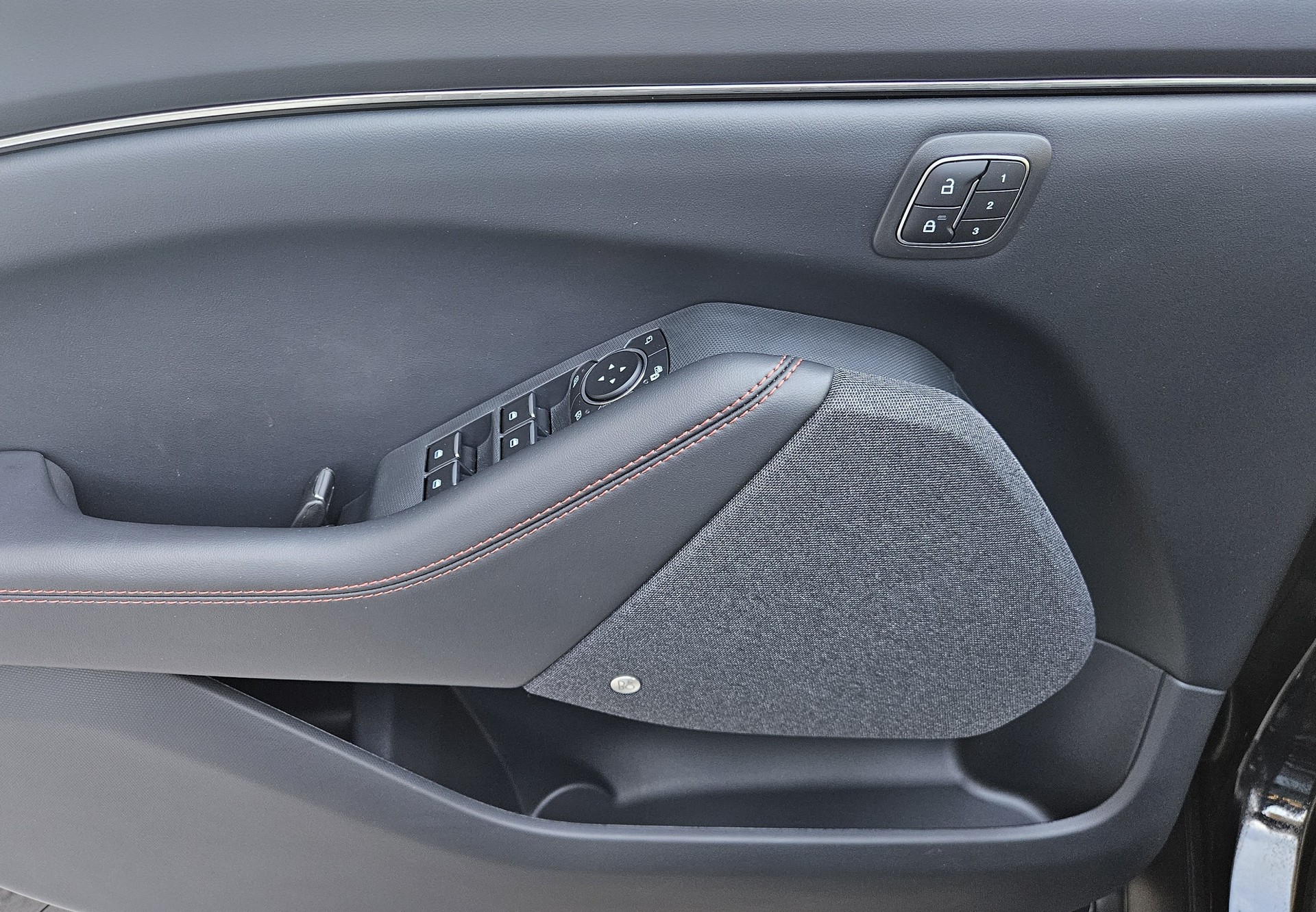 FORD Mustang MACH-E Premium AWD 72.6 kWh-image-10