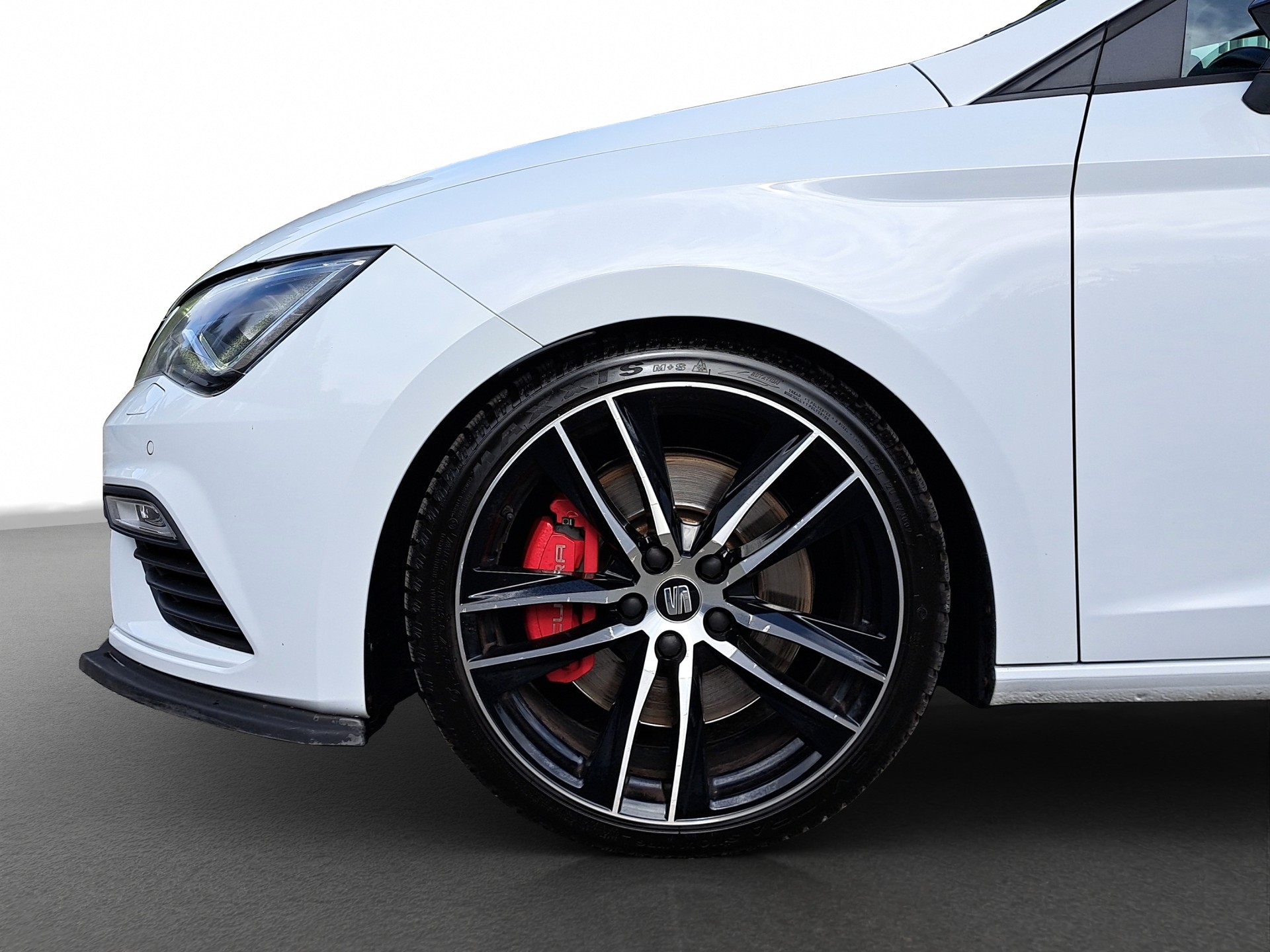 SEAT Leon ST 2.0 TSI Cupra 300 4 Drive DSG-showroom-element-3