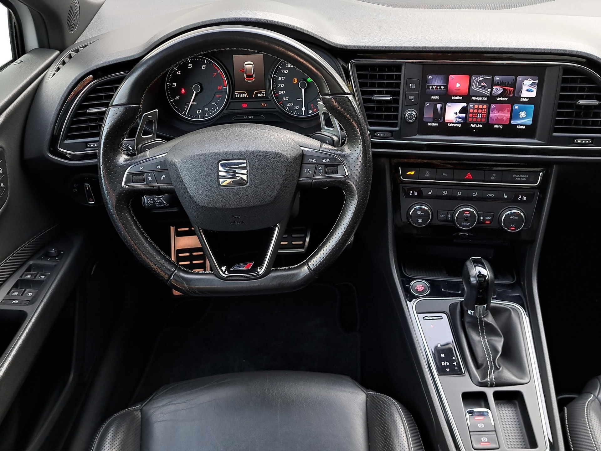 SEAT Leon ST 2.0 TSI Cupra 300 4 Drive DSG-image-9