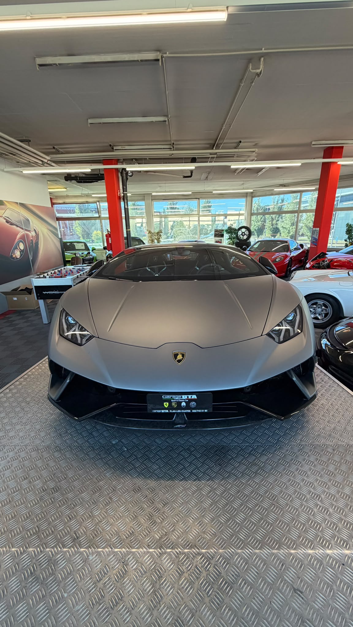 LAMBORGHINI PERFORMANTE-showroom-element-1