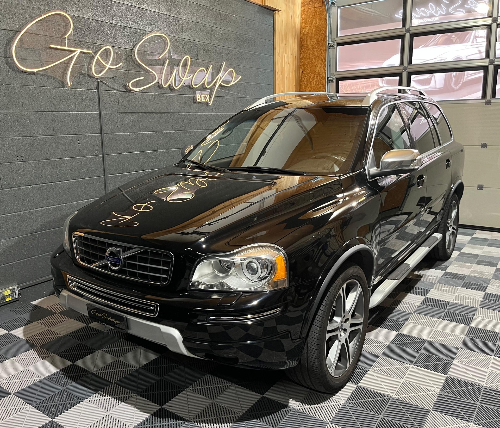 VOLVO XC90 D5 AWD Husky Edition Geartronic-showroom-element-3