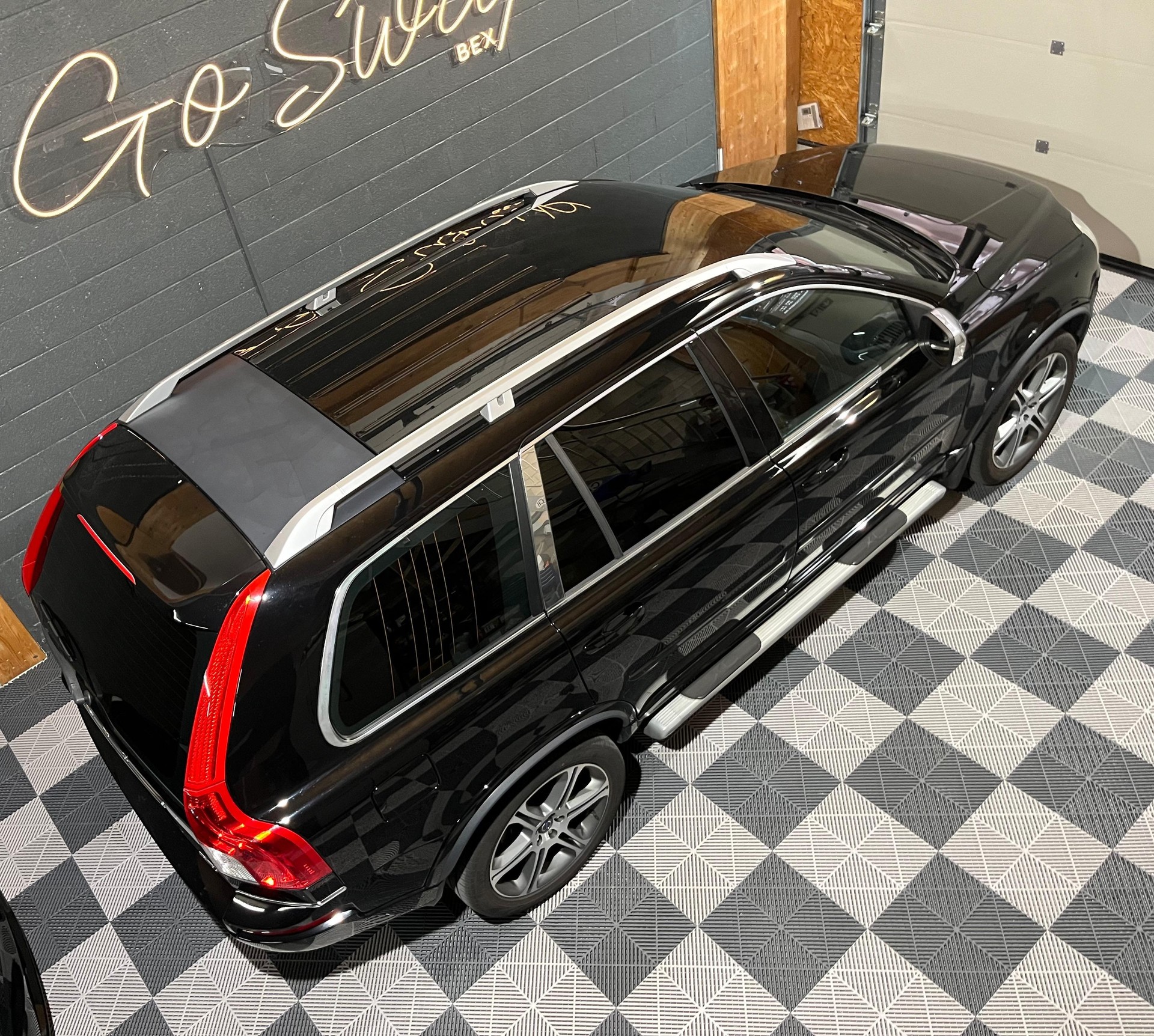 VOLVO XC90 D5 AWD Husky Edition Geartronic-showroom-element-1