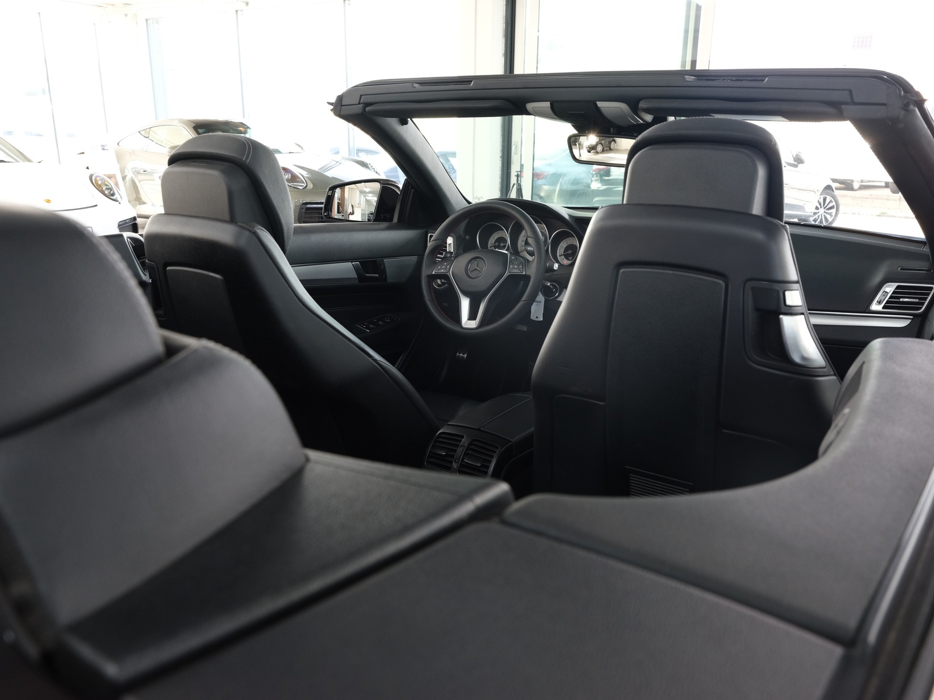 MERCEDES-BENZ E 200 *AMG Line* *Rückfahrkamera* *Nackenwärmer*-image-24