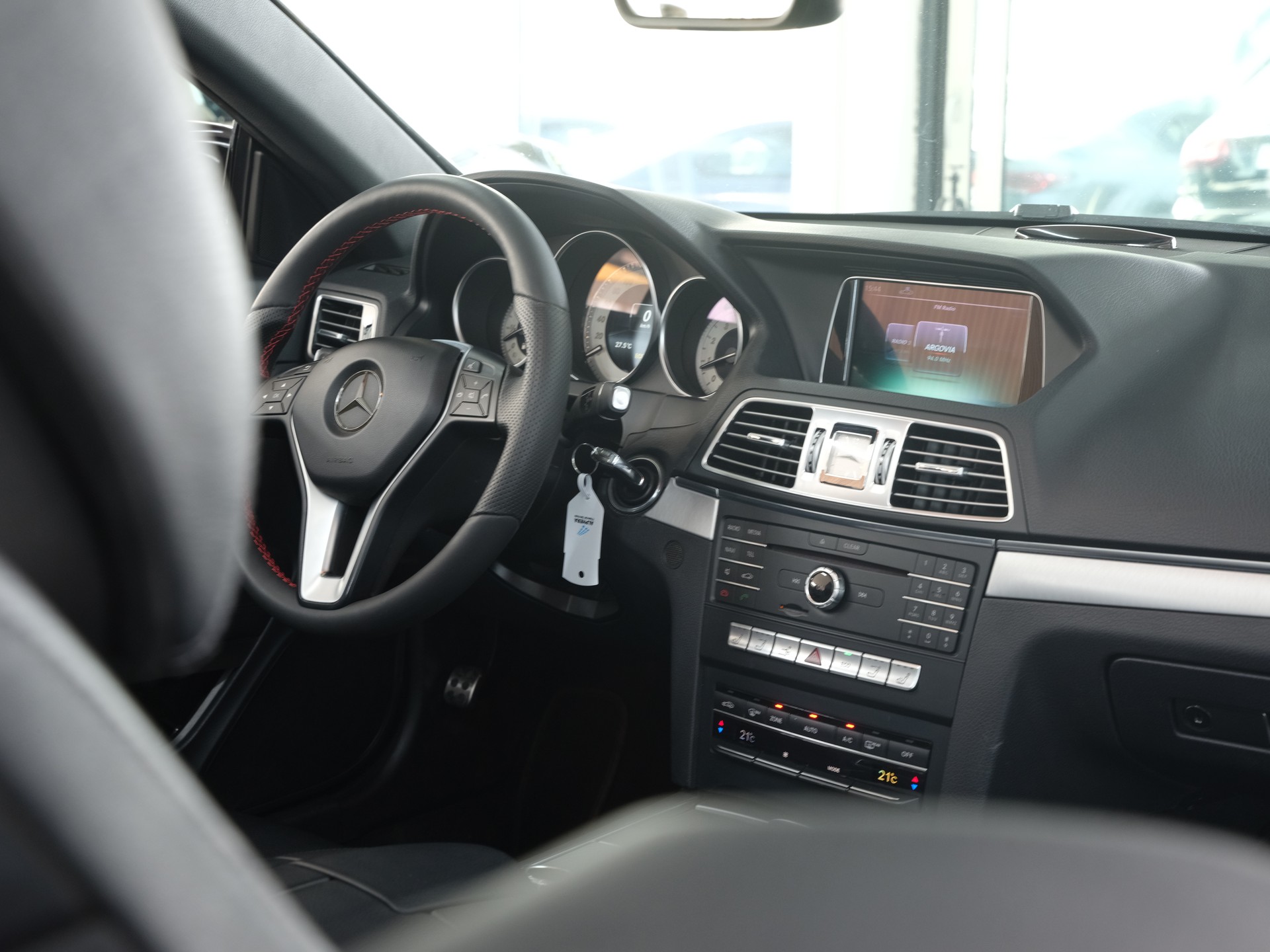 MERCEDES-BENZ E 200 *AMG Line* *Rückfahrkamera* *Nackenwärmer*-image-25