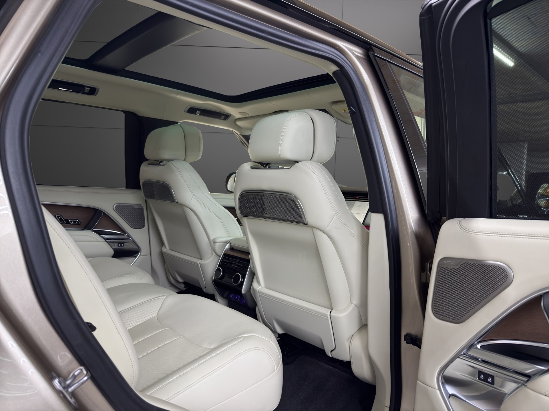 LAND ROVER Range Rover D350 3.0D I6 MHEV Autobiography Automatic-image-8