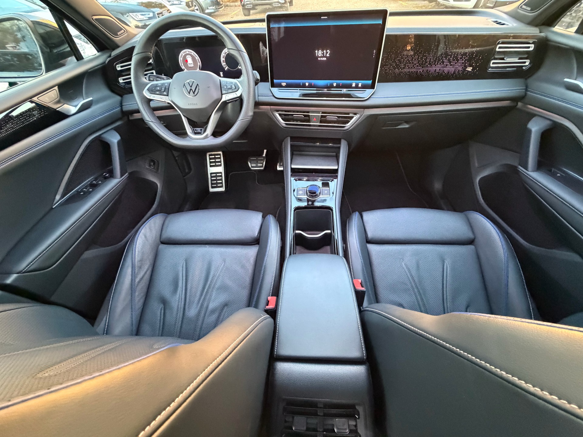 VW Tiguan 2.0 TSI DSG R-Line 4Motion ***CH-FAHRZEUG***-image-12