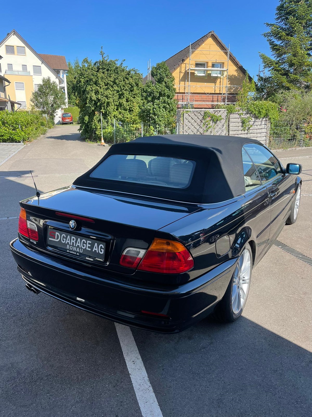 BMW 330Ci Cabriolet-image-4
