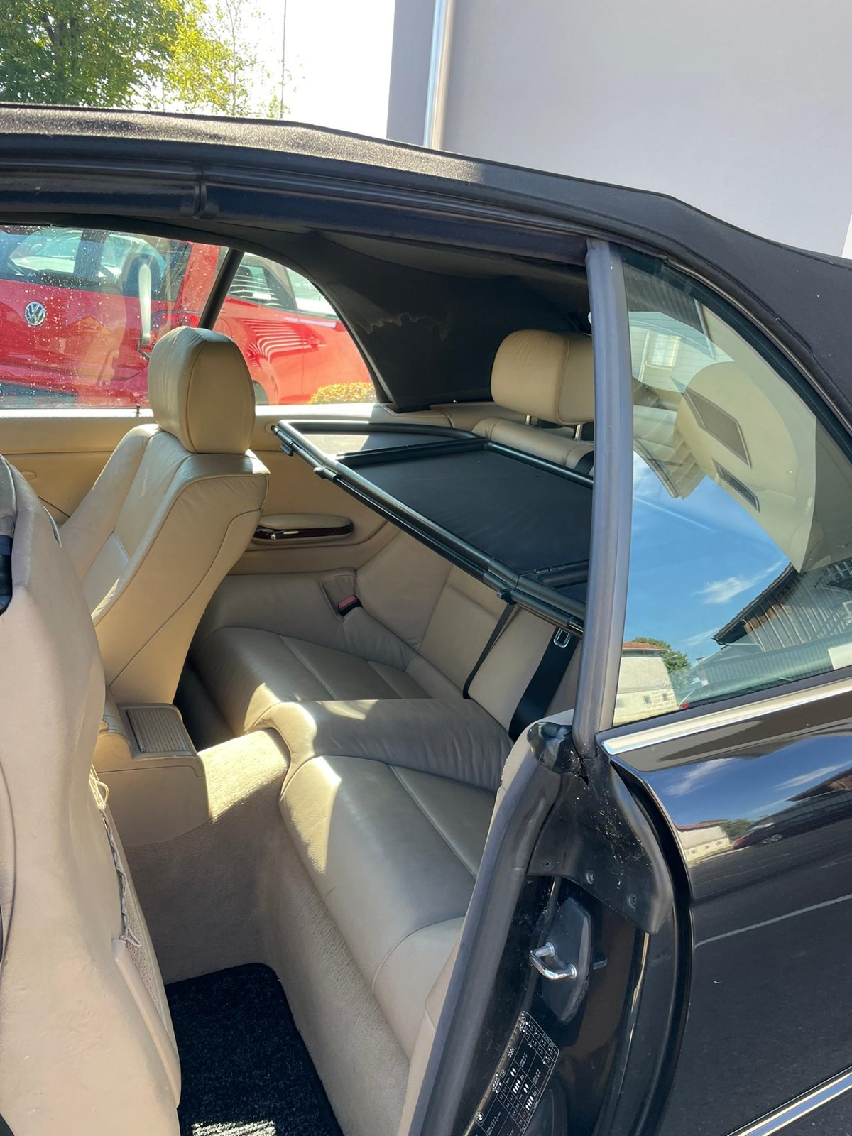 BMW 330Ci Cabriolet-image-8