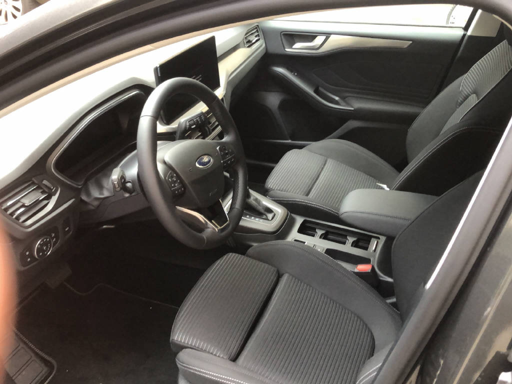 FORD Focus Station Wagon 1.0i EcoB Hybrid 155 Titanium X-image-6