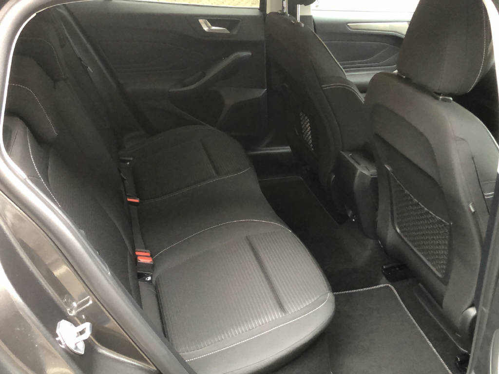 FORD Focus Station Wagon 1.0i EcoB Hybrid 155 Titanium X-image-10