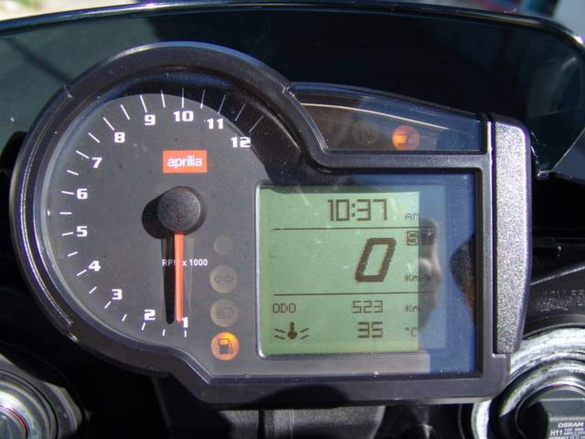 APRILIA Tuono 1000 R-image-4