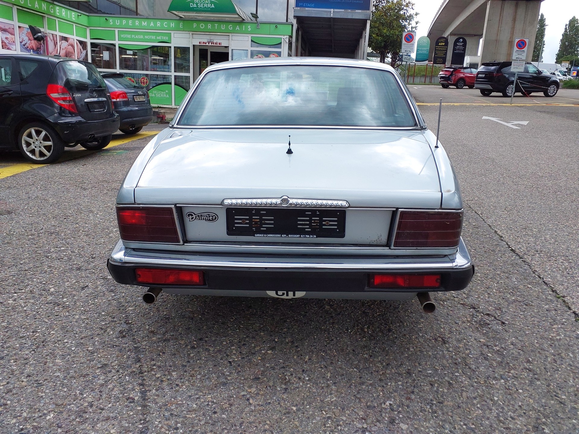 DAIMLER 4.0 Six-image-7