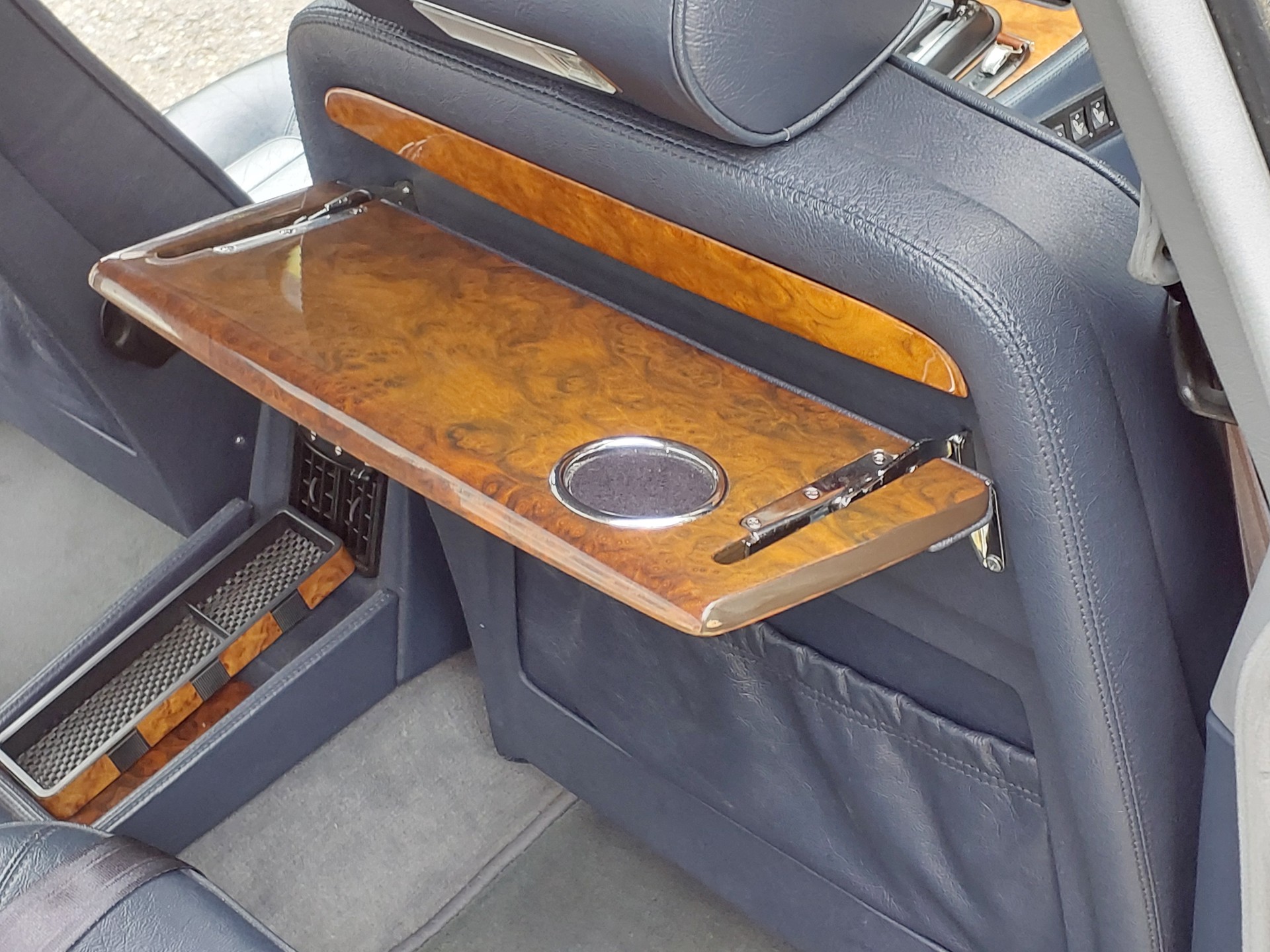 DAIMLER 4.0 Six-image-15