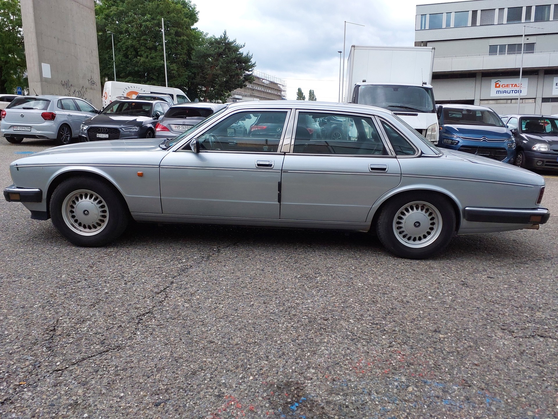 DAIMLER 4.0 Six-image-4