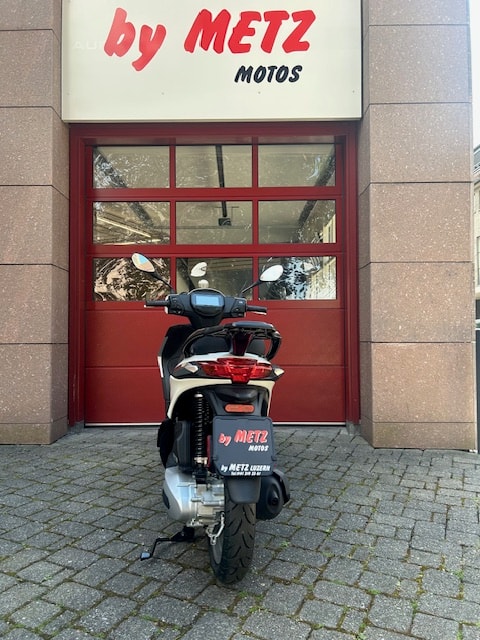 PIAGGIO Liberty 125 E5+-image-1
