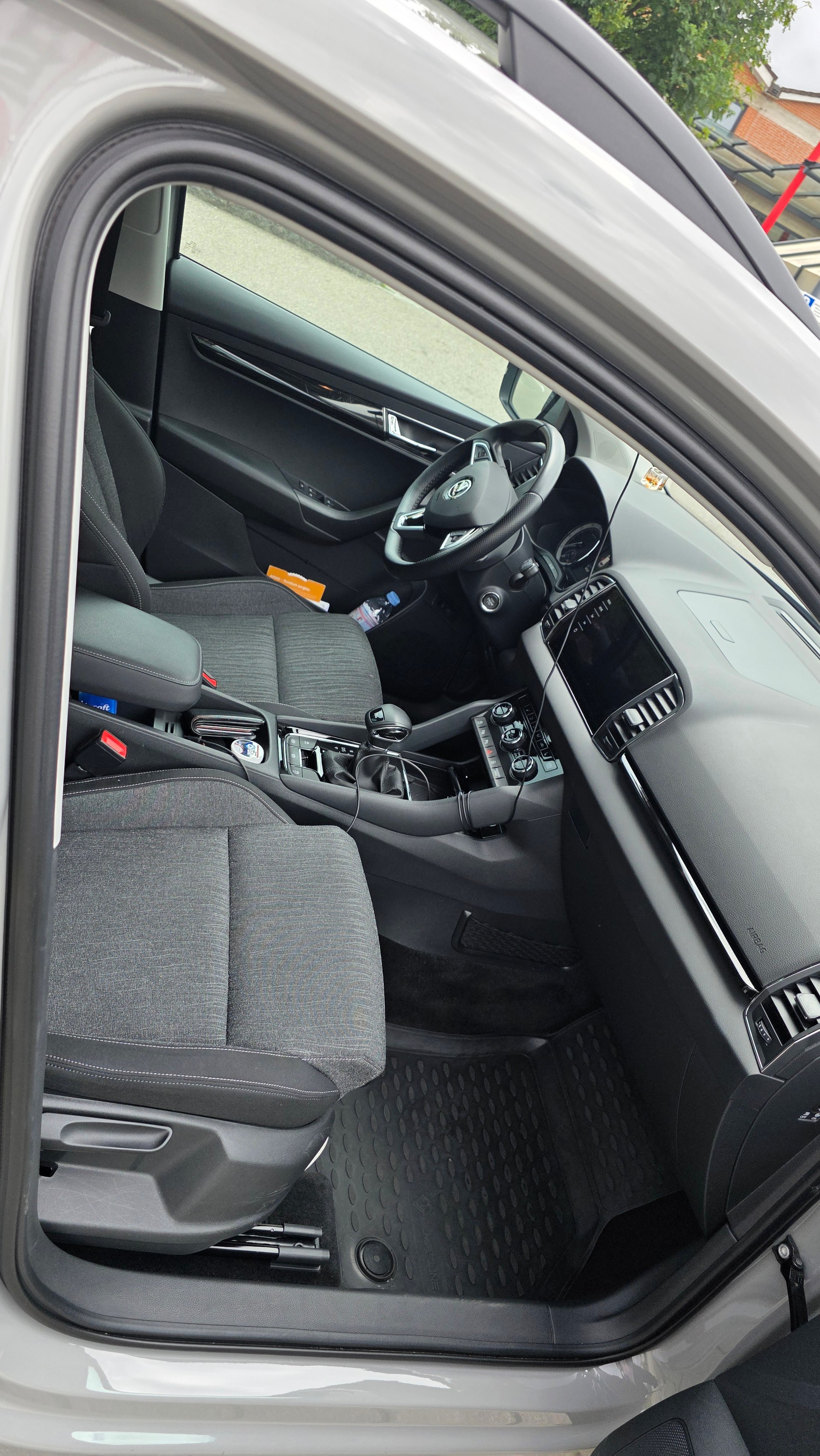 SKODA Karoq 1.5 TSI ACT Style DSG-image-16