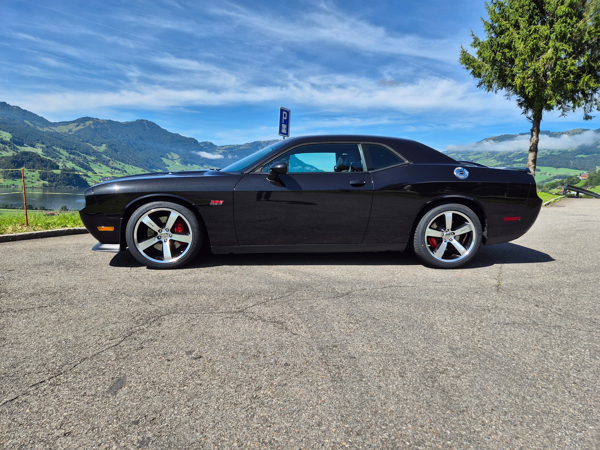 DODGE Challenger SRT 392-image-1