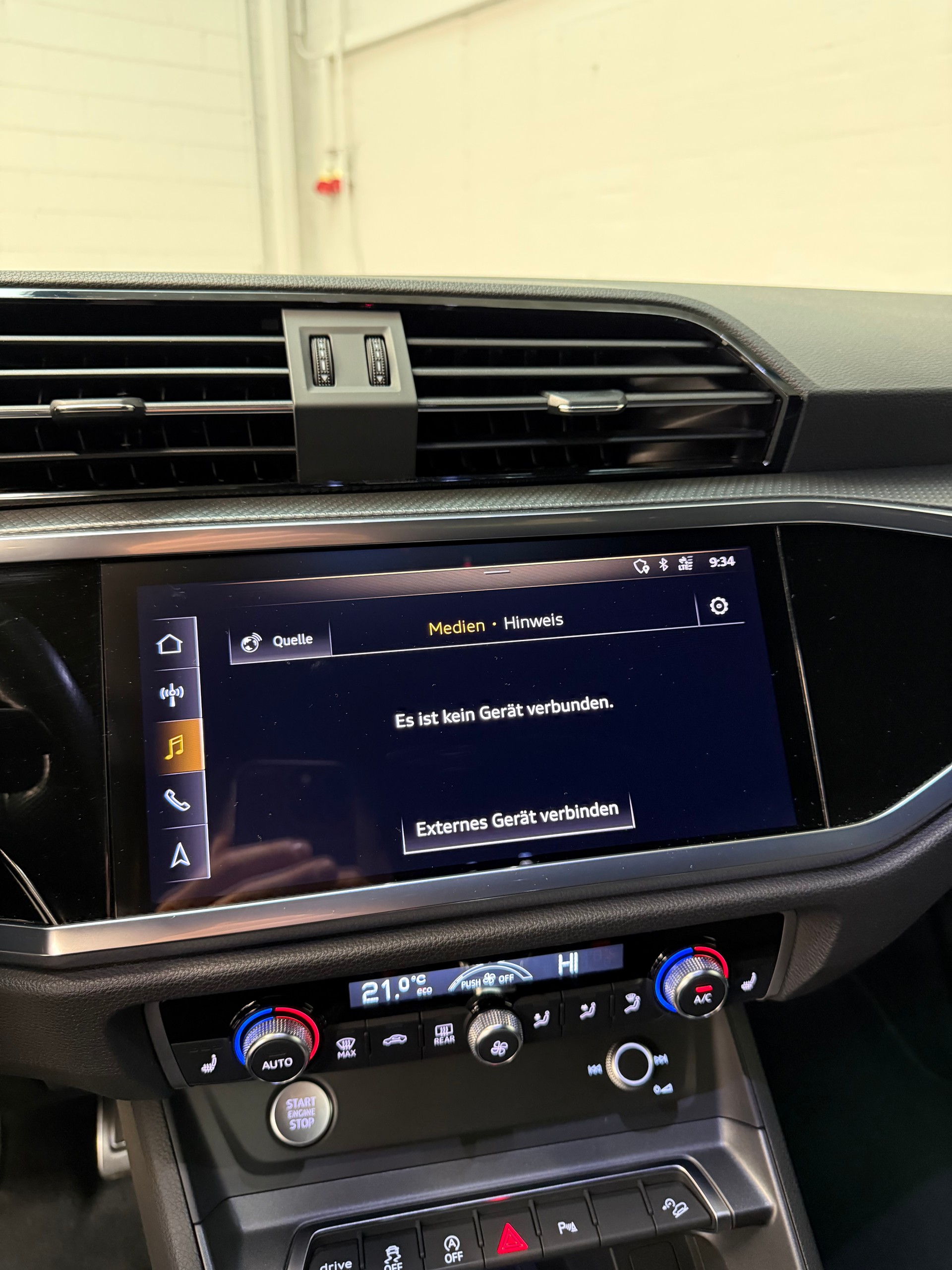 AUDI Q3 Sportback 40 TDI S line quattro S-tronic-image-20