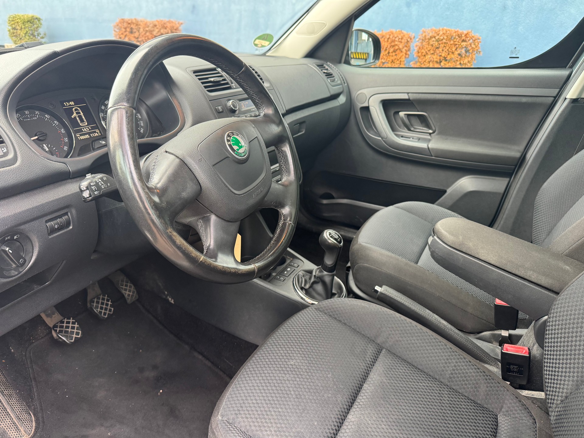 SKODA Roomster 1.6 TDI Elegance-image-8