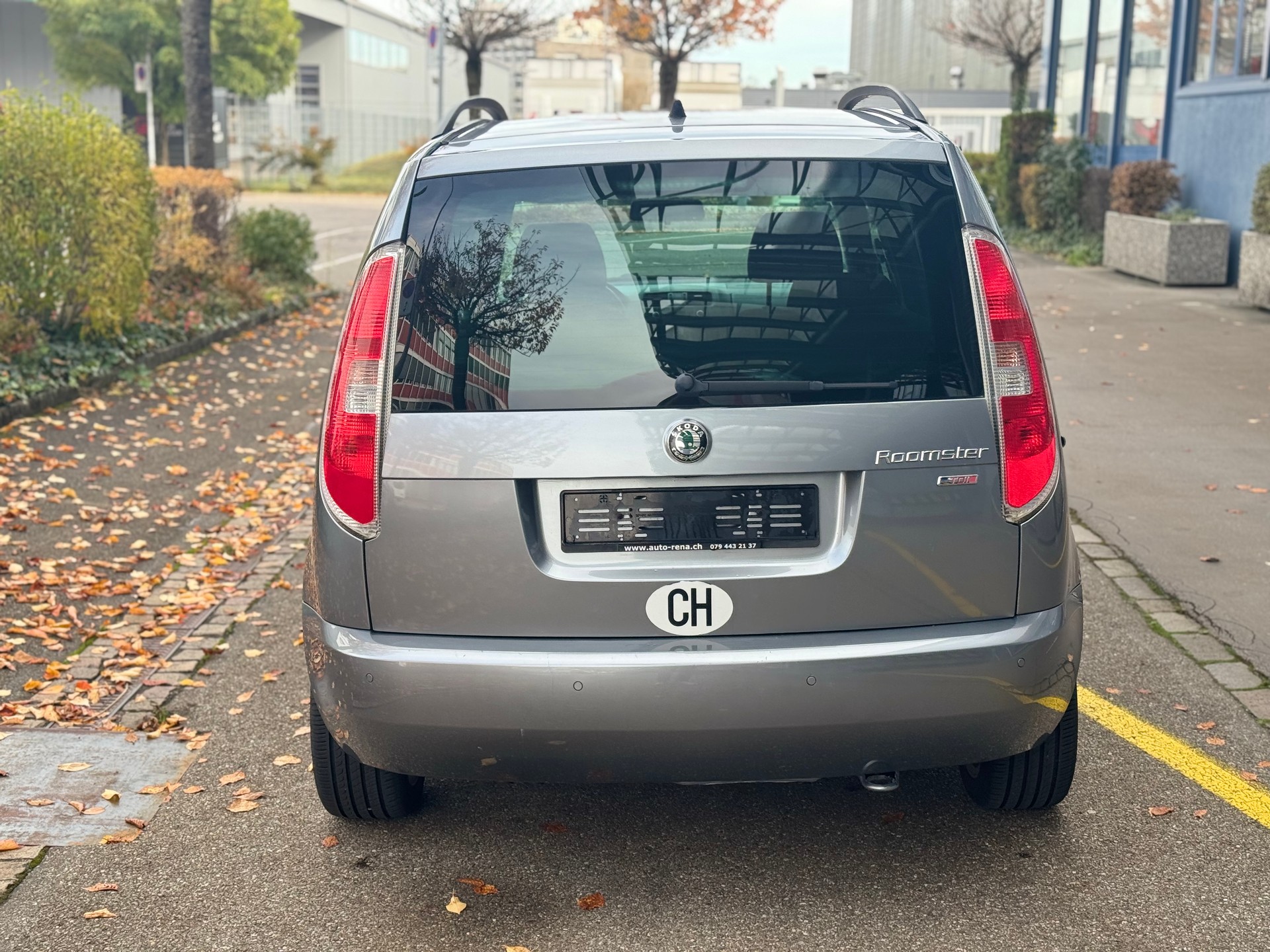 SKODA Roomster 1.6 TDI Elegance-image-4