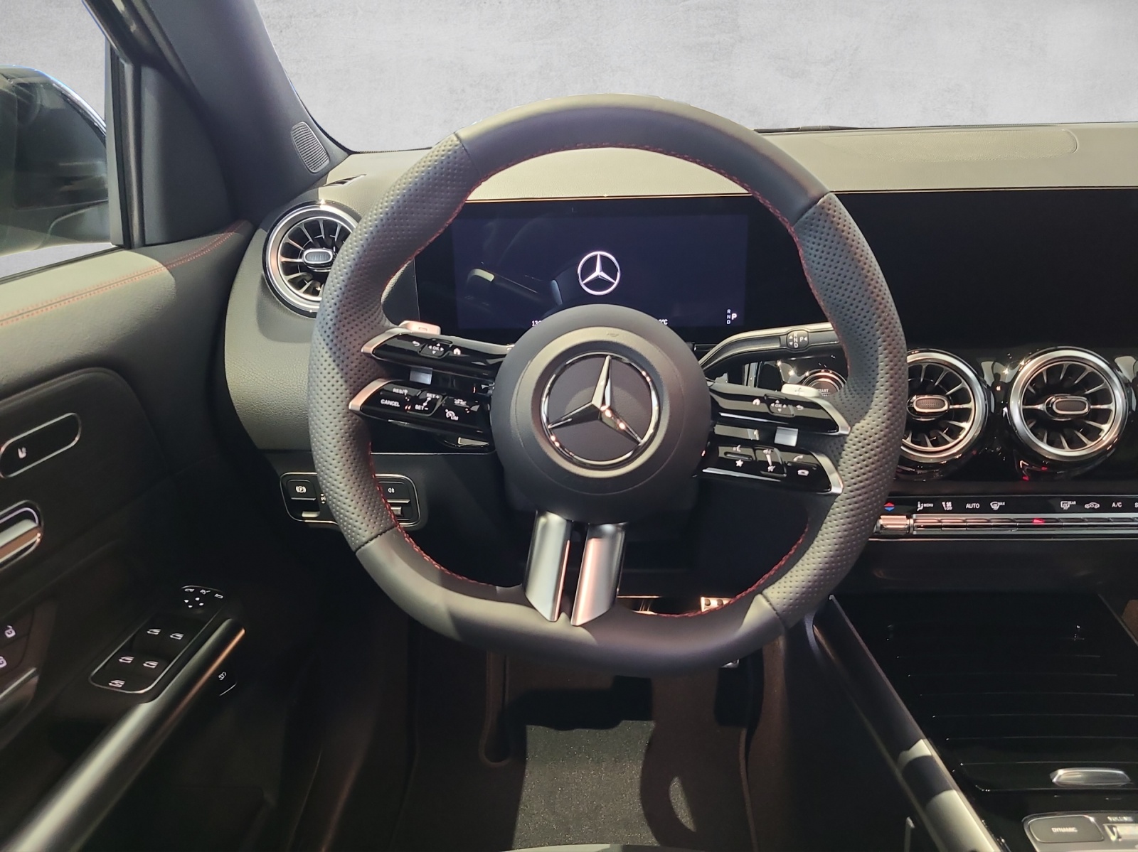 MERCEDES-BENZ GLA 250 4Matic 8G-DCT Swiss Star-image-12