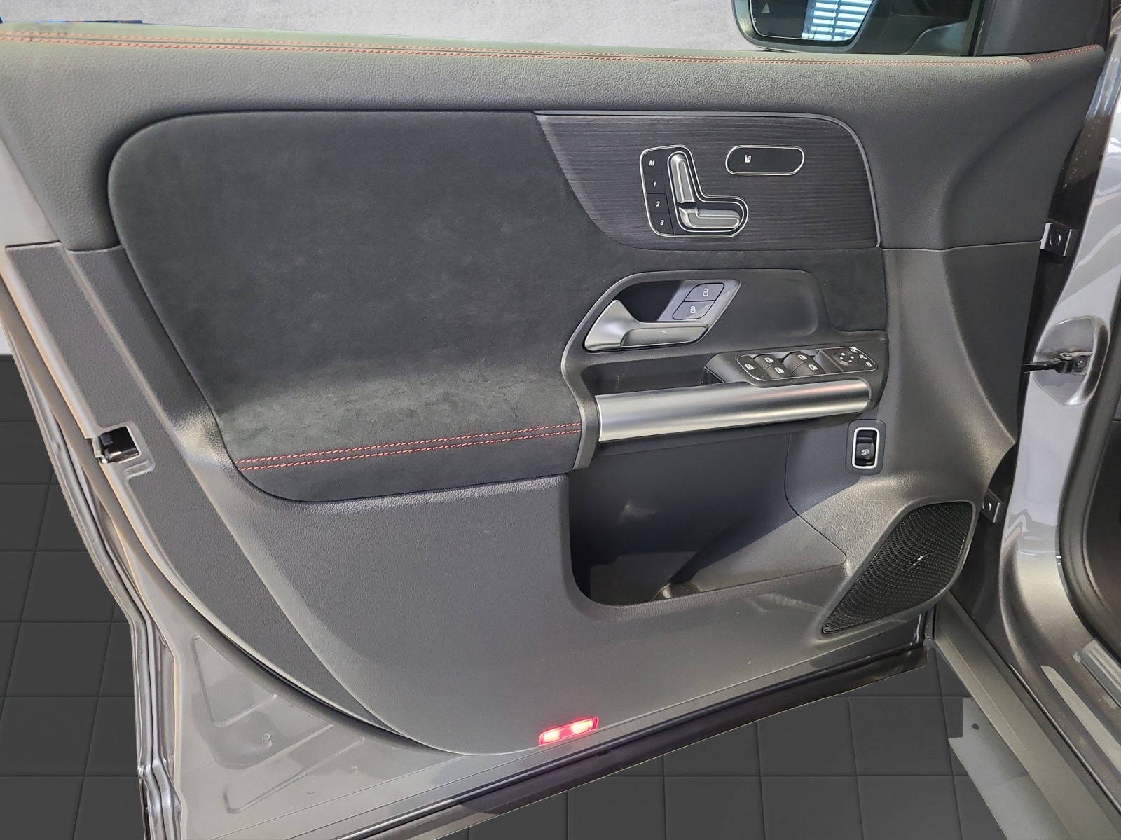 MERCEDES-BENZ GLA 250 4Matic 8G-DCT Swiss Star-image-8