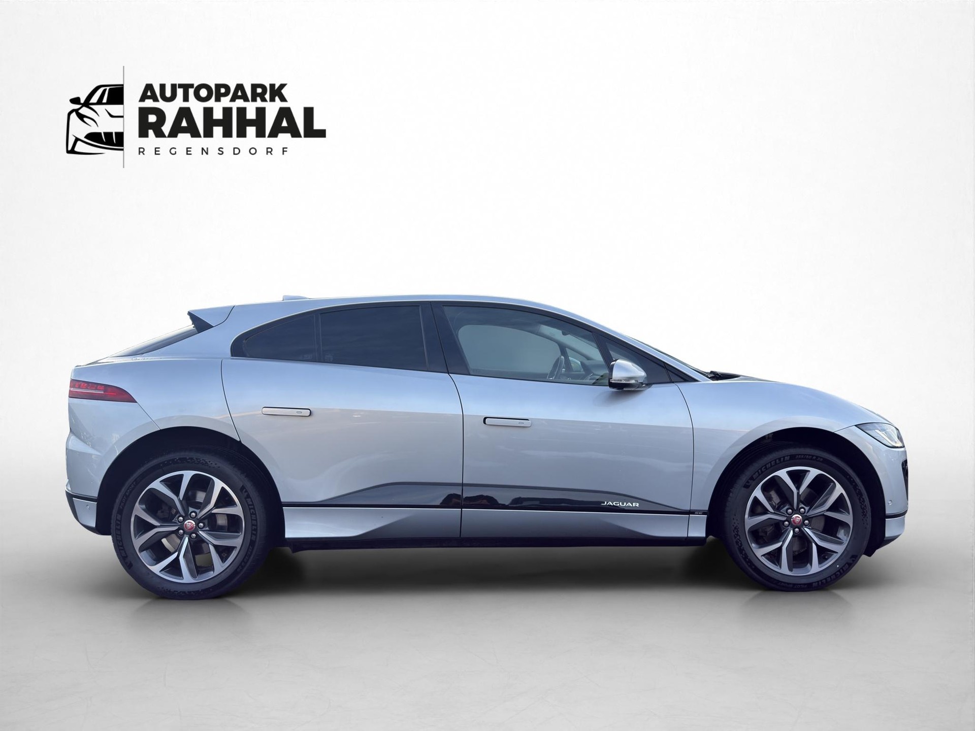 JAGUAR I-Pace EV400 SE AWD-showroom-element-3