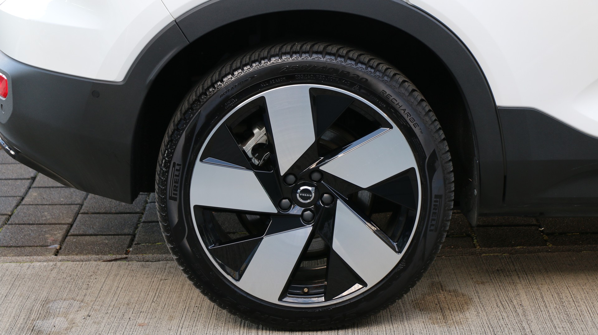 VOLVO XC40 P8 AWD Elec Ultimate-image-19