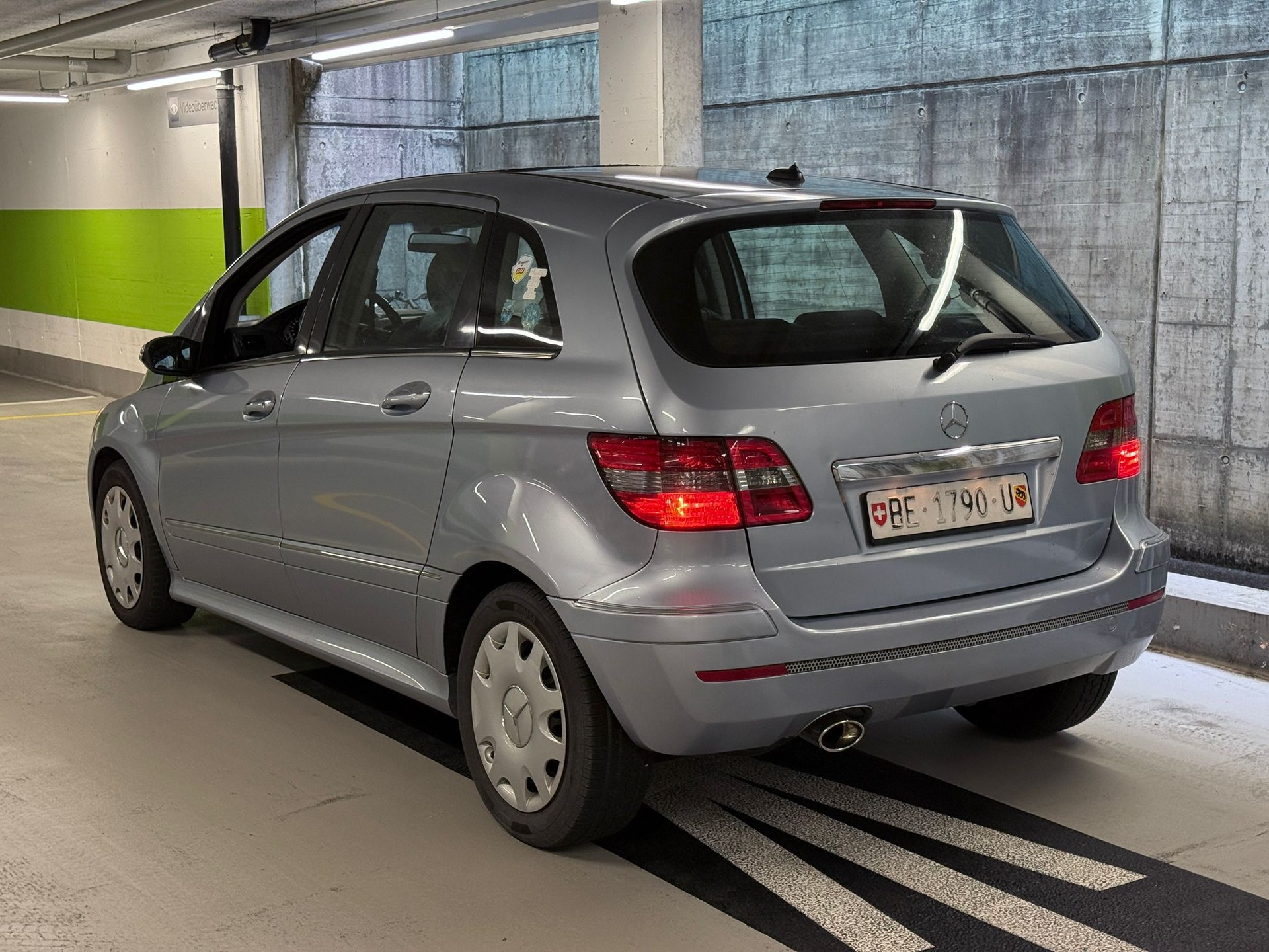 MERCEDES-BENZ B 200-showroom-element-3
