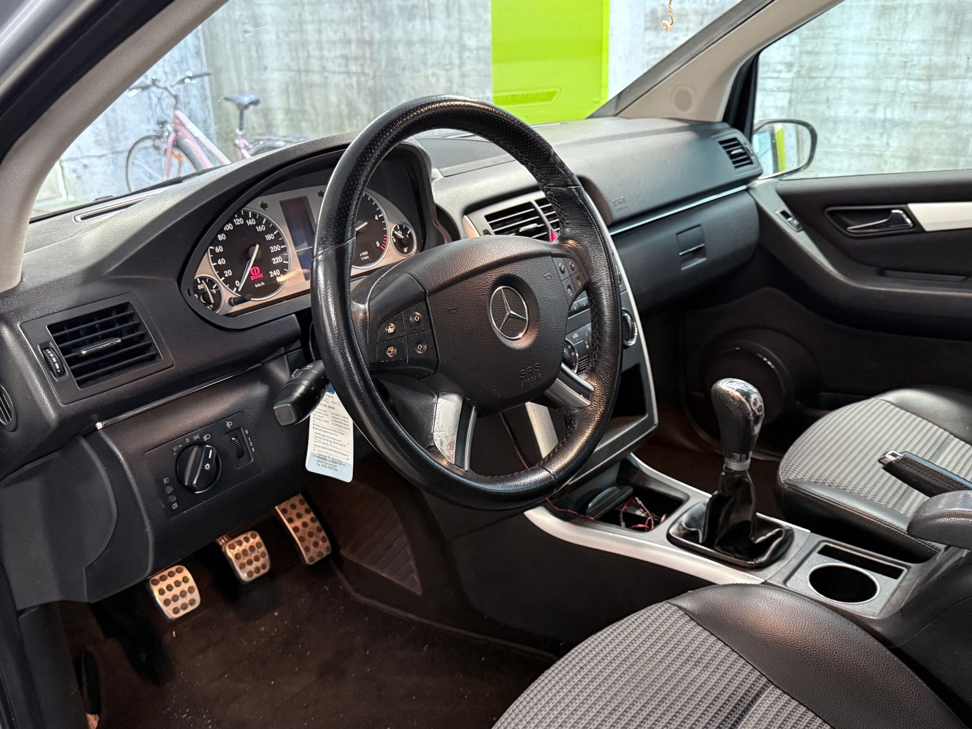 MERCEDES-BENZ B 200-image-5