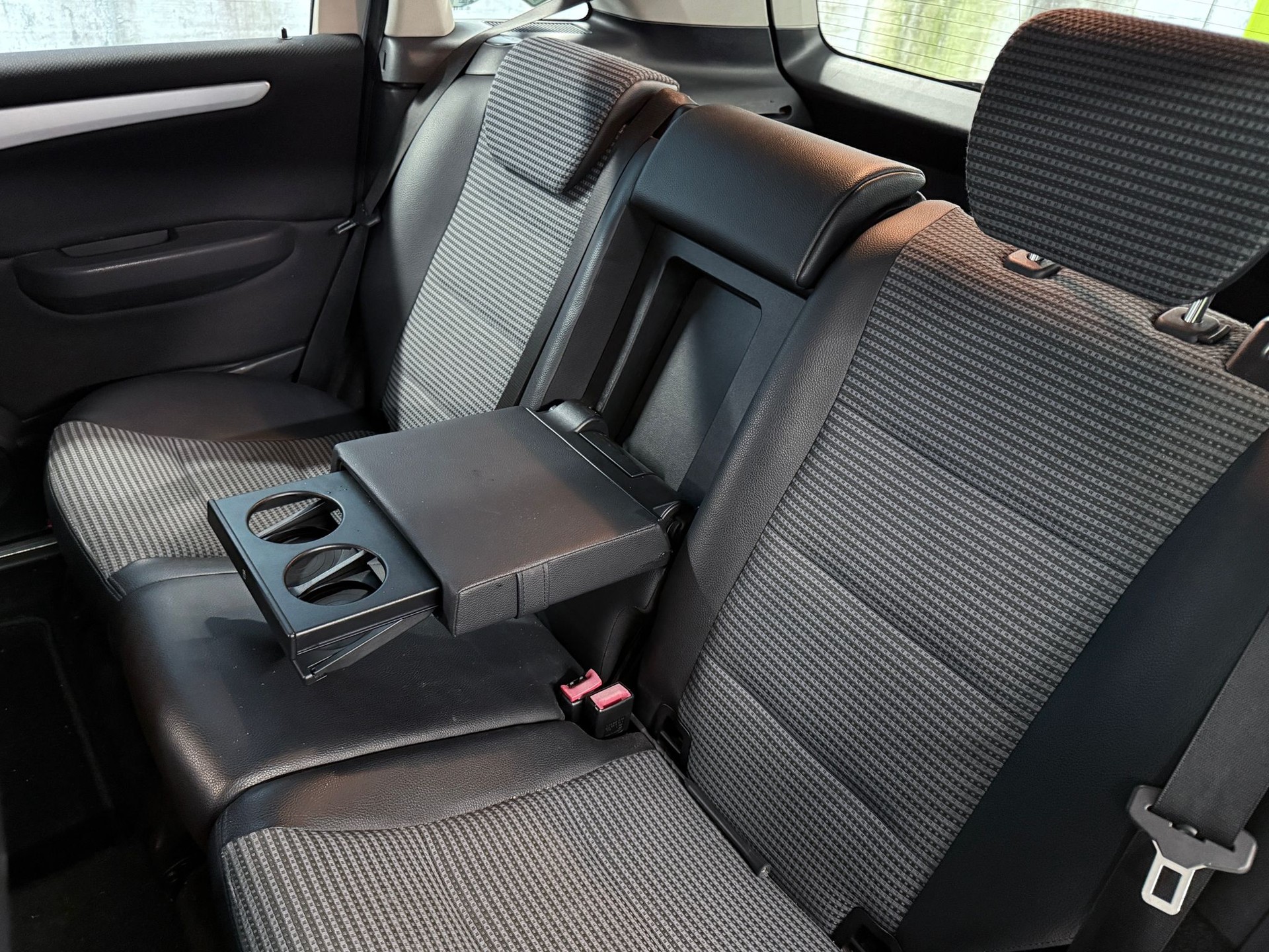 MERCEDES-BENZ B 200-image-6