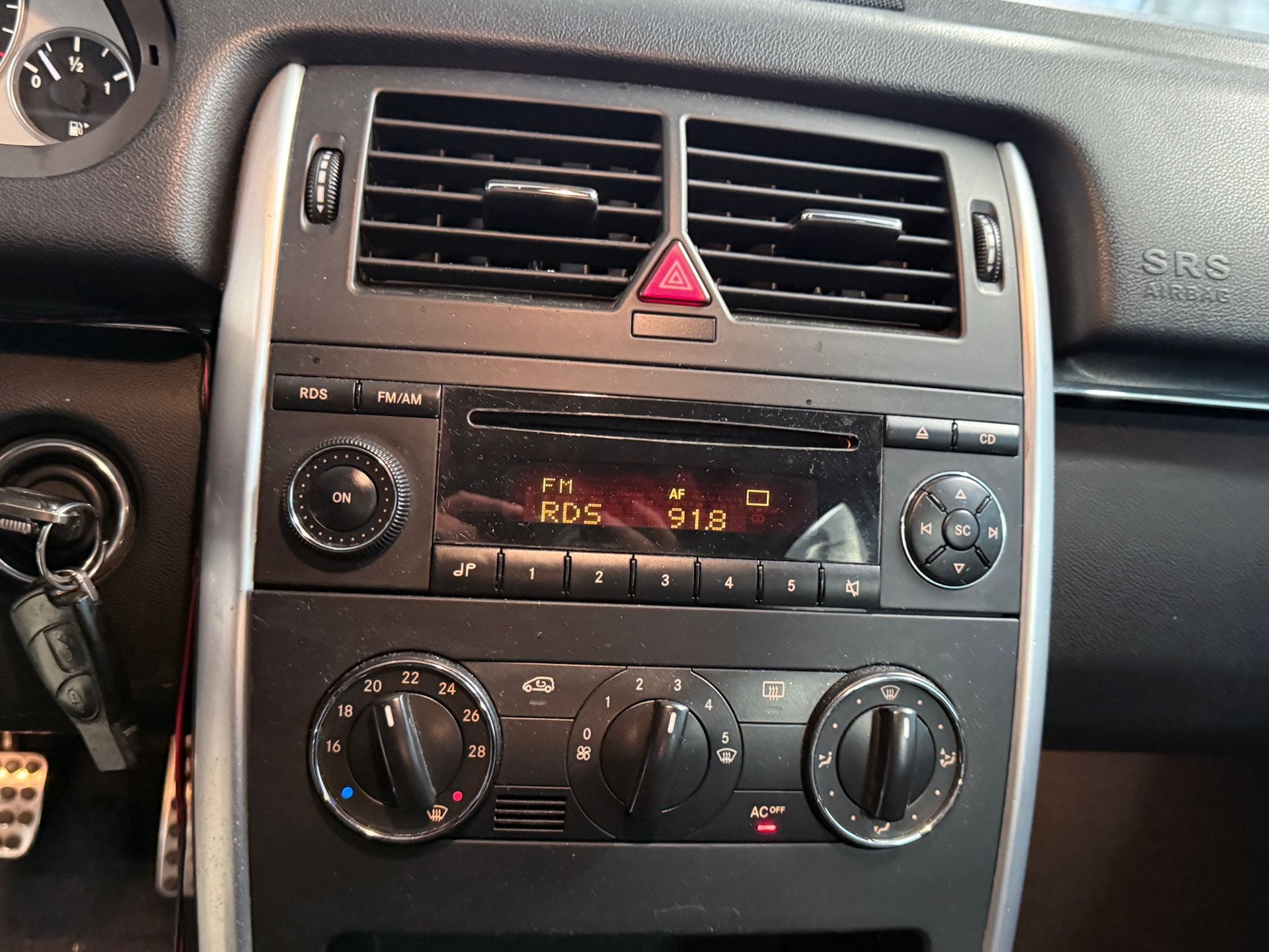 MERCEDES-BENZ B 200-image-7