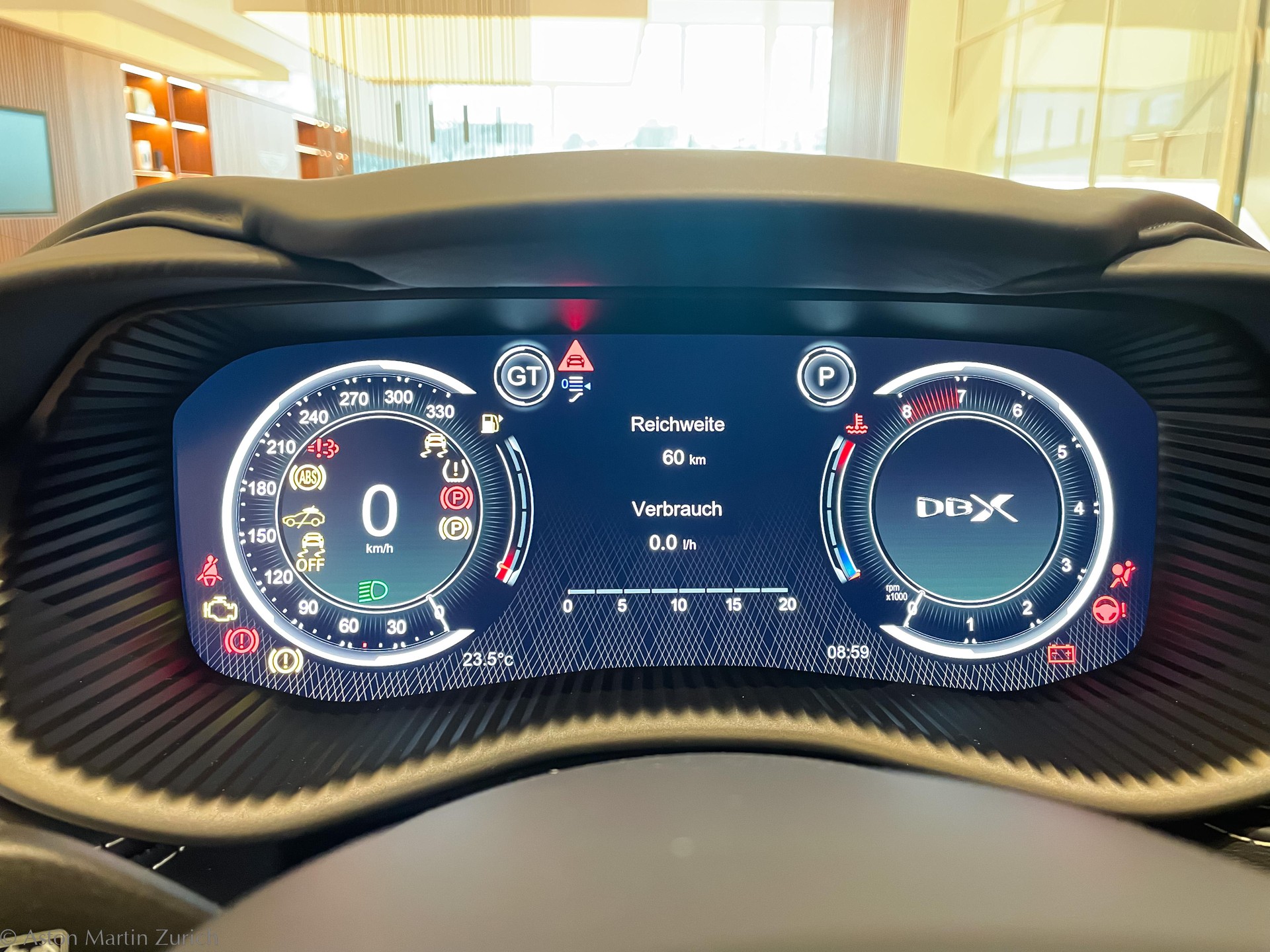 ASTON MARTIN DBX 707 4.0 V8 Bi-Turbo-image-18