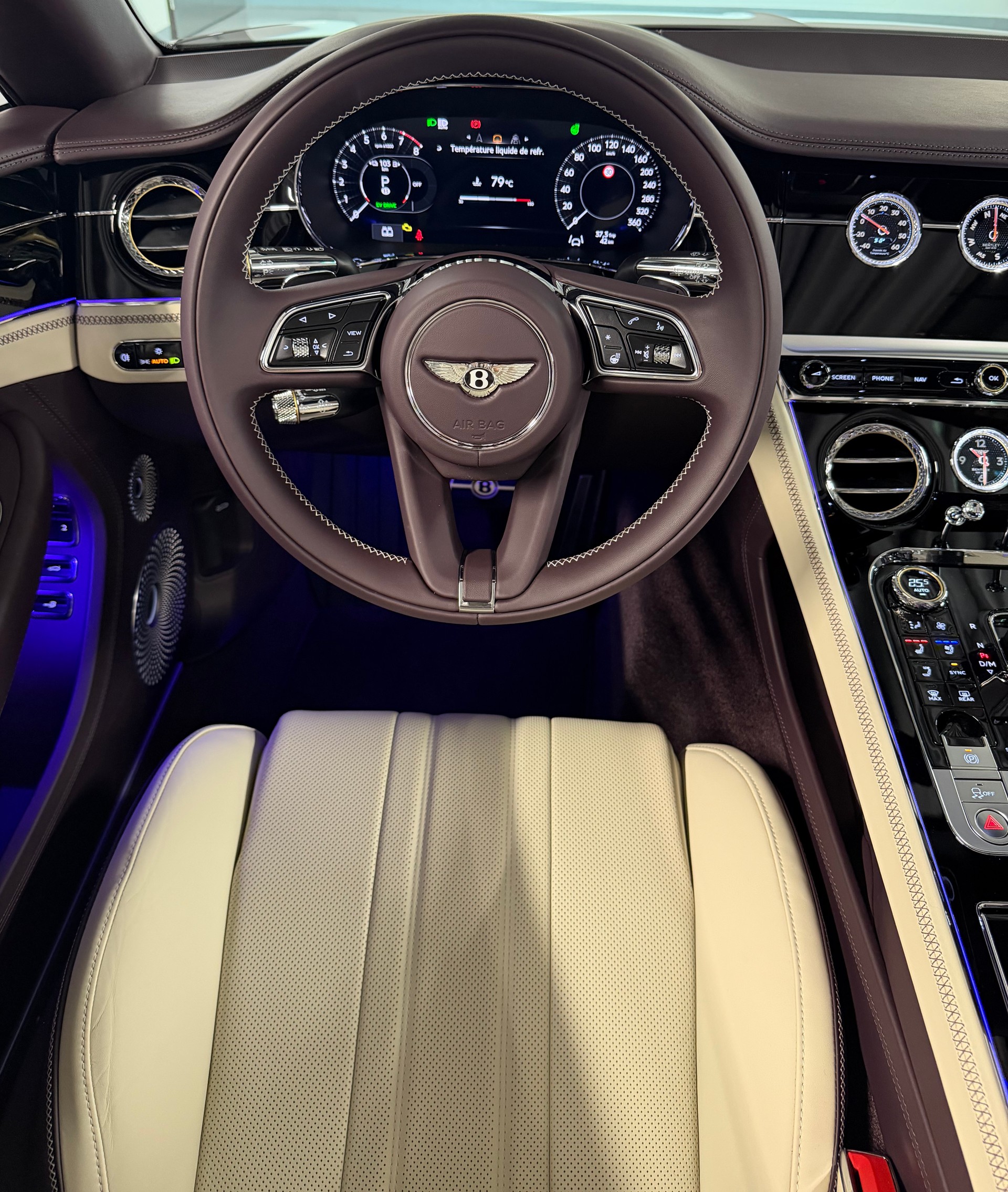 BENTLEY Continental GTC 4.0 V8 PHEV Black Velvet-image-16