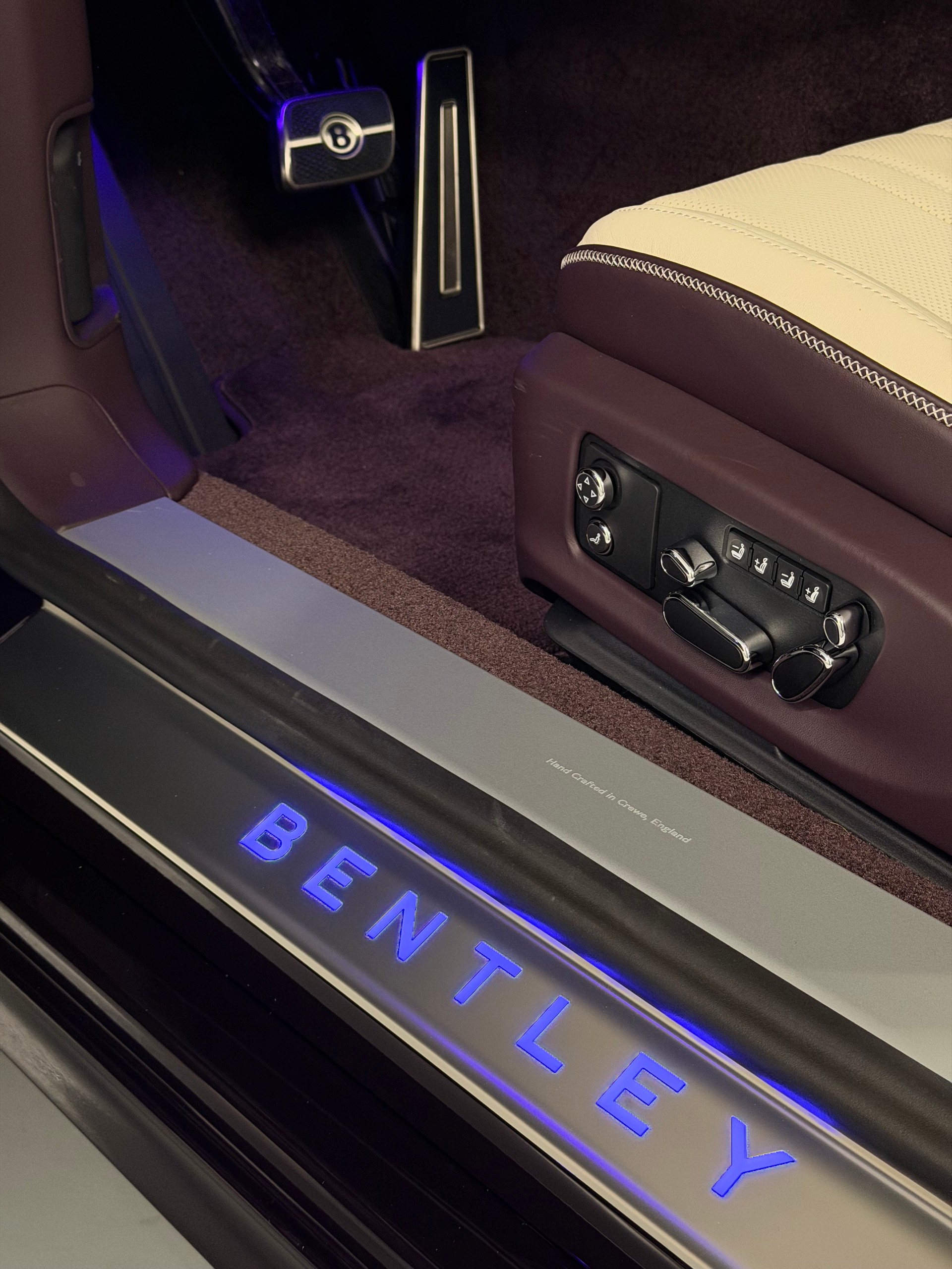 BENTLEY Continental GTC 4.0 V8 PHEV Black Velvet-image-11