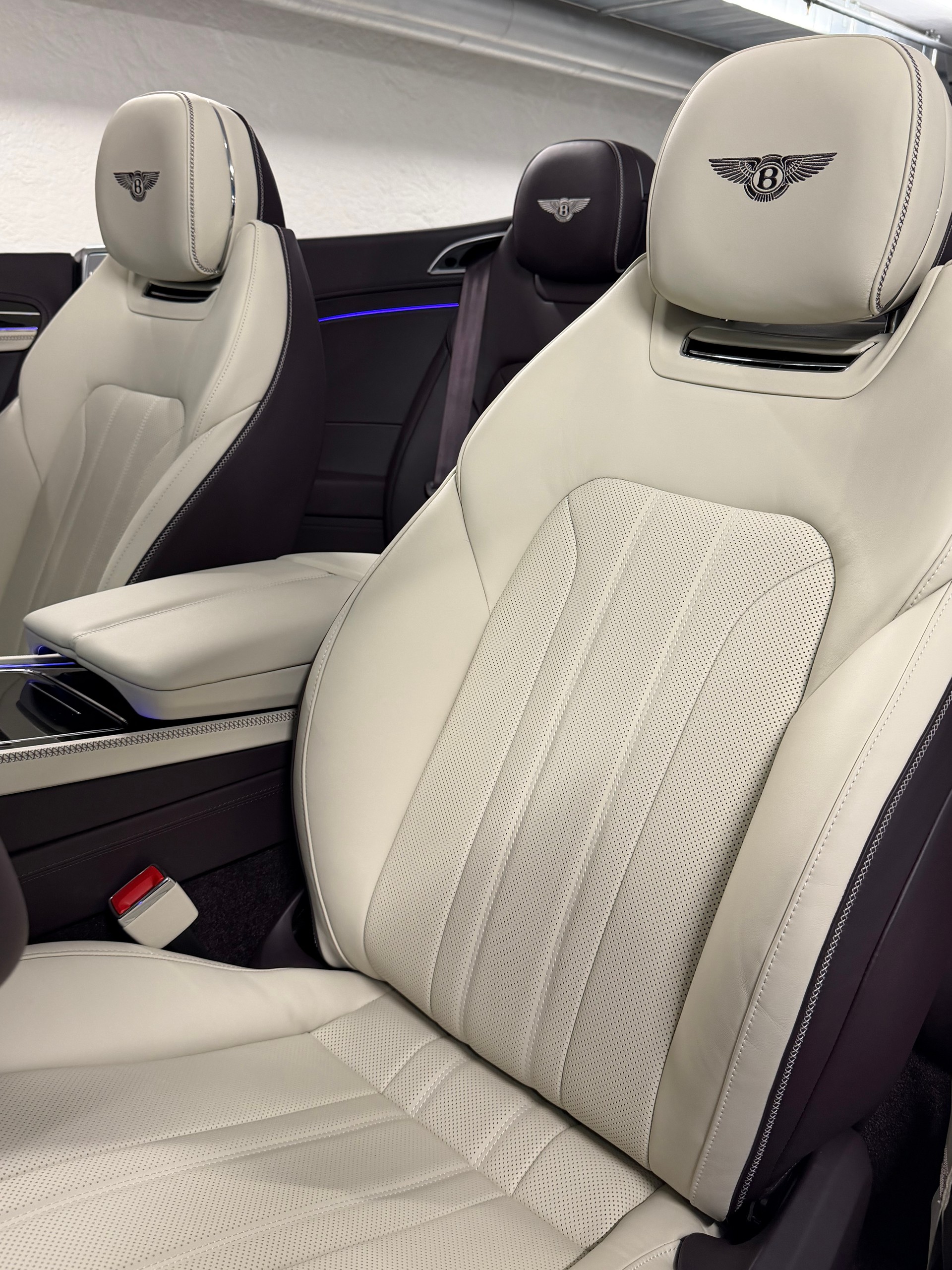 BENTLEY Continental GTC 4.0 V8 PHEV Black Velvet-image-12