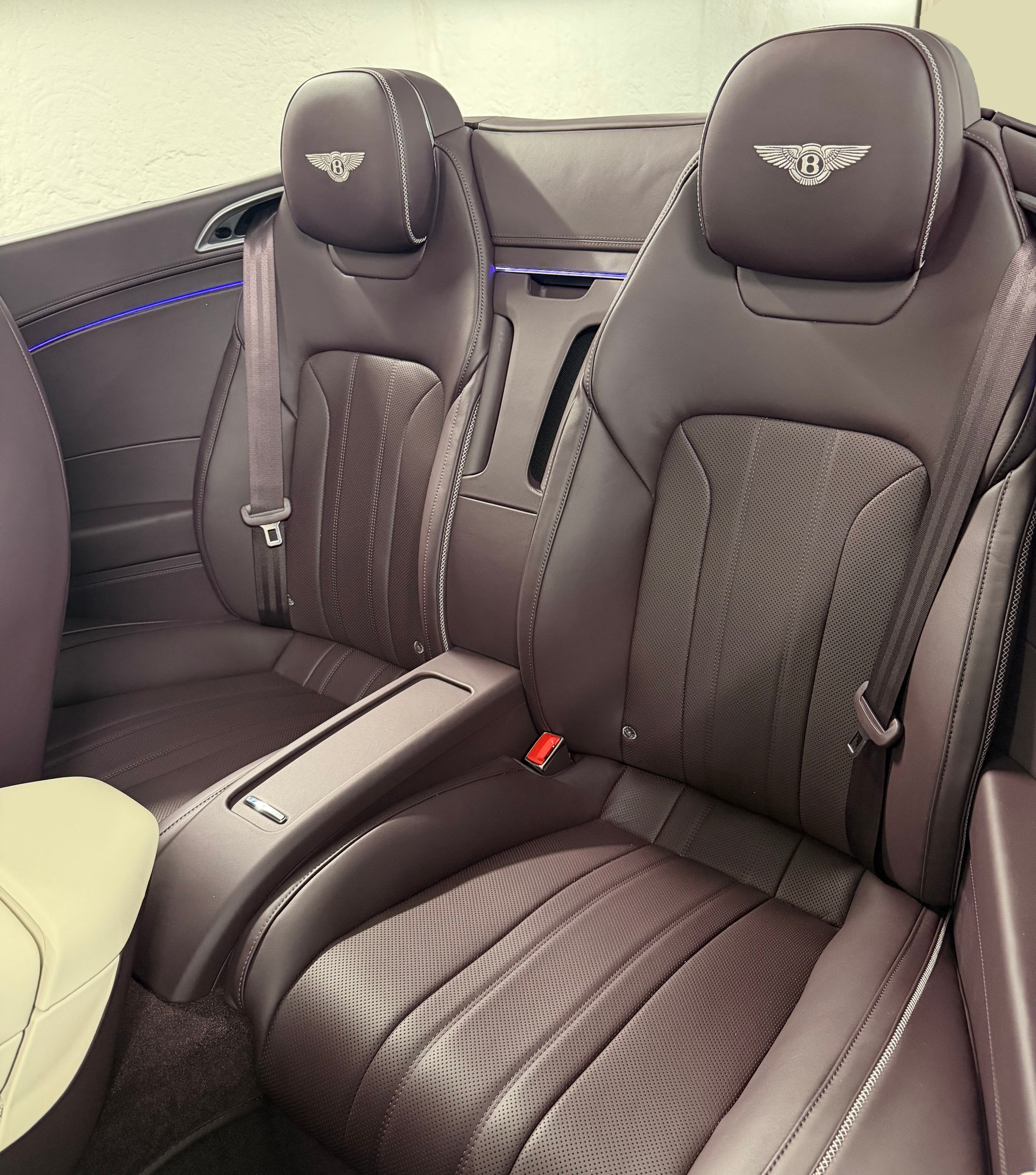BENTLEY Continental GTC 4.0 V8 PHEV Black Velvet-image-14