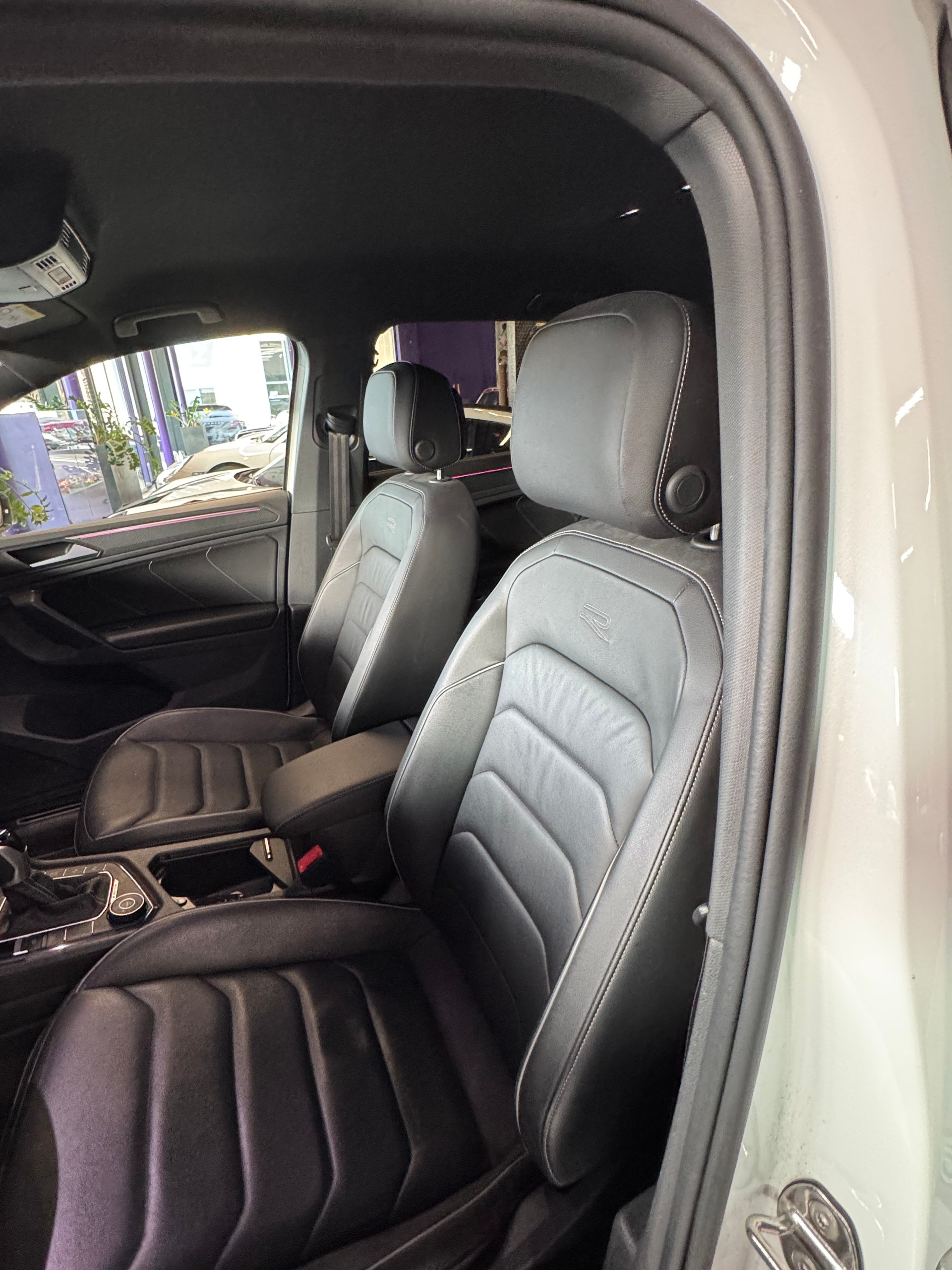 VW Tiguan 2.0 TDI SCR R-Line 4Motion DSG-showroom-element-2