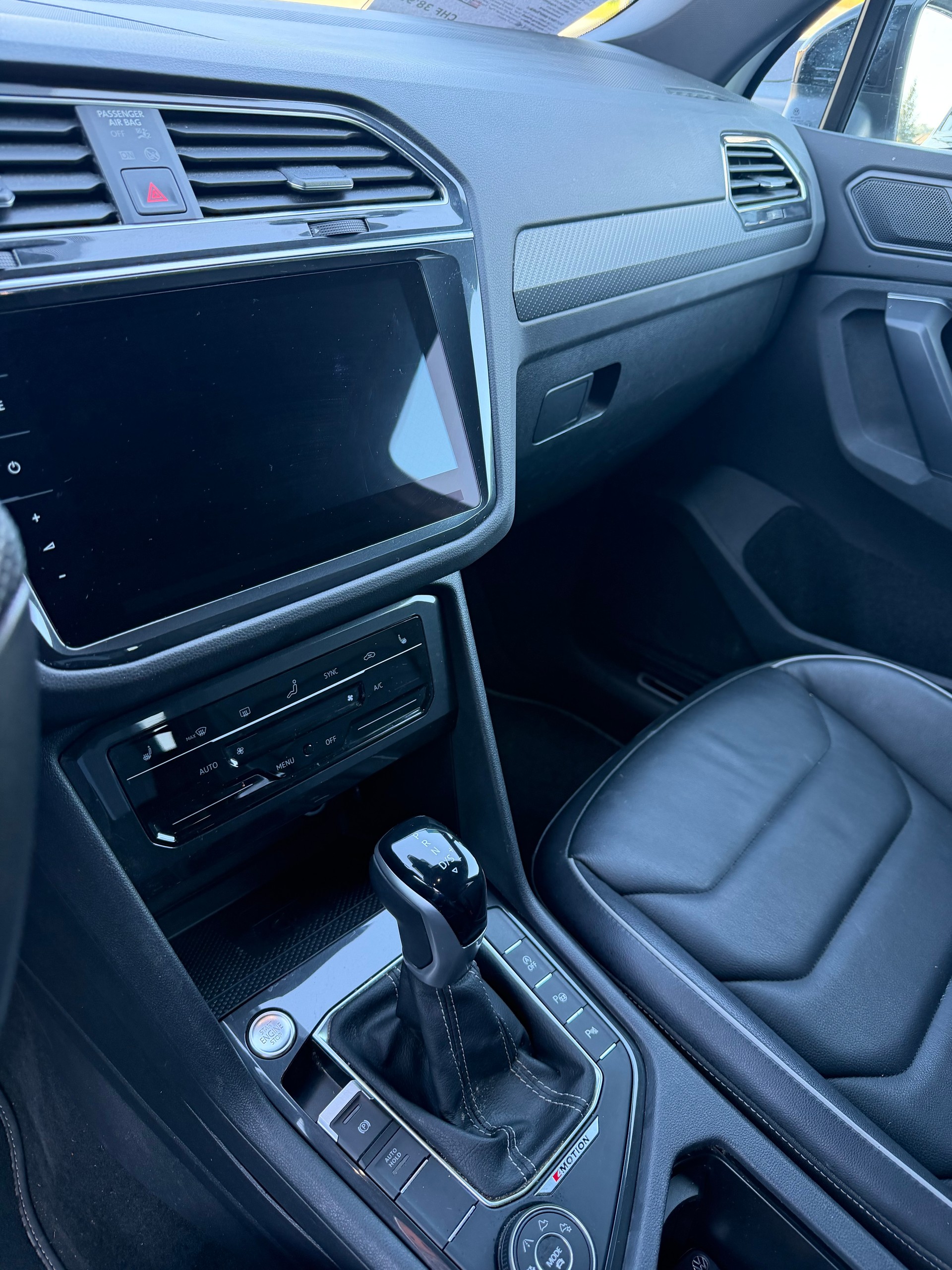 VW Tiguan 2.0 TDI SCR R-Line 4Motion DSG-image-15