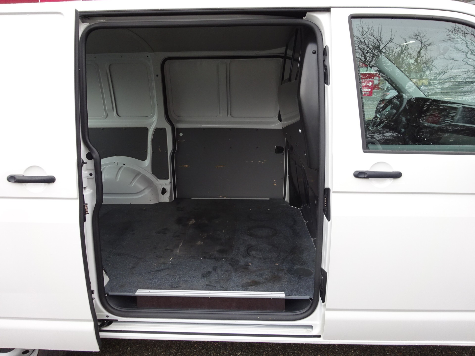 VW T6.1 2.0 TDI 4Motion-image-26