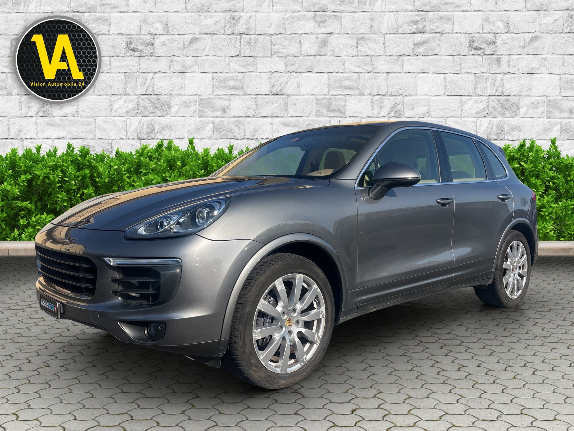 PORSCHE Cayenne Diesel-showroom-element-1