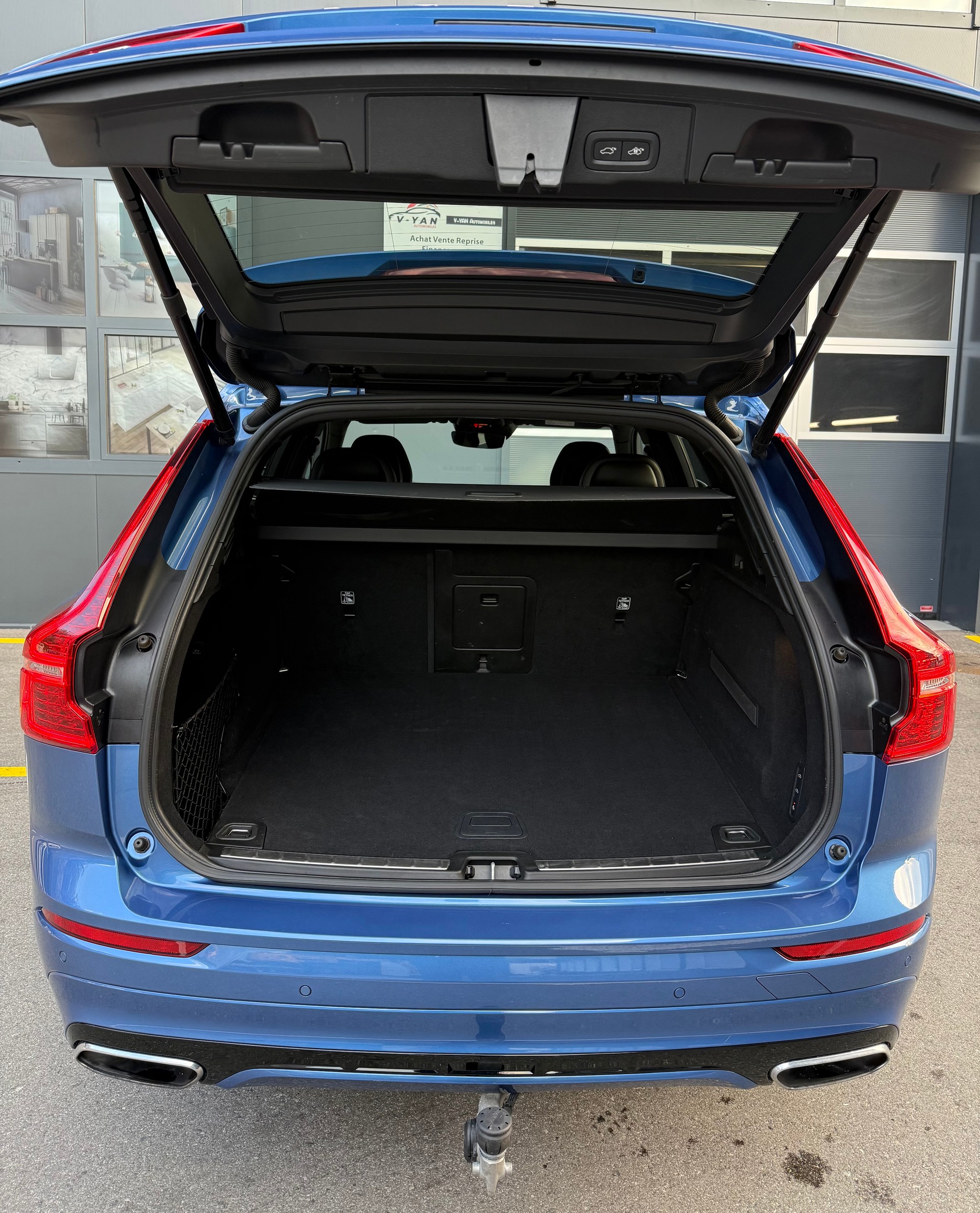 VOLVO XC60 T5 AWD R-Design Geartronic-image-7