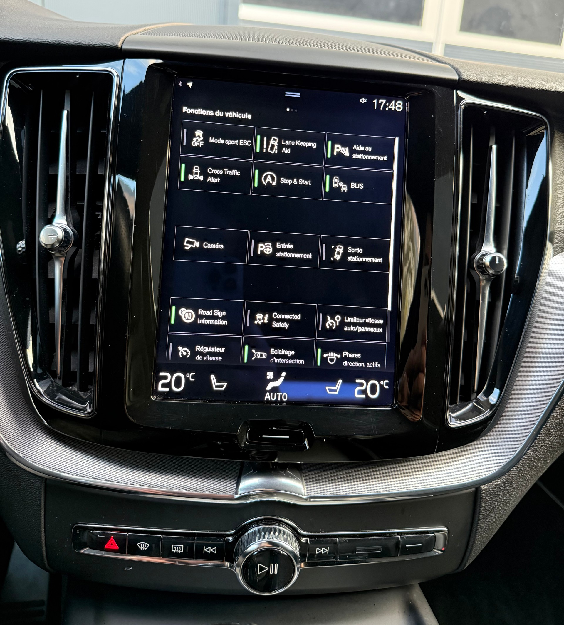 VOLVO XC60 T5 AWD R-Design Geartronic-image-15