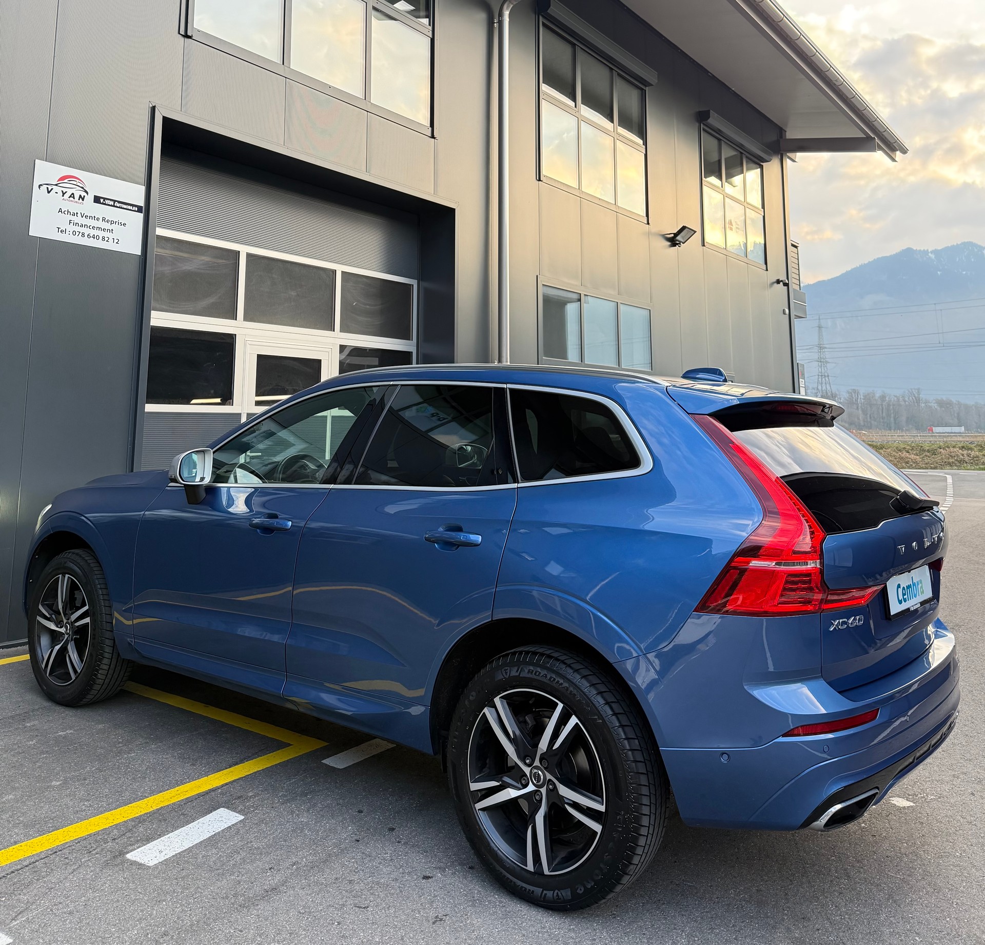 VOLVO XC60 T5 AWD R-Design Geartronic-image-4