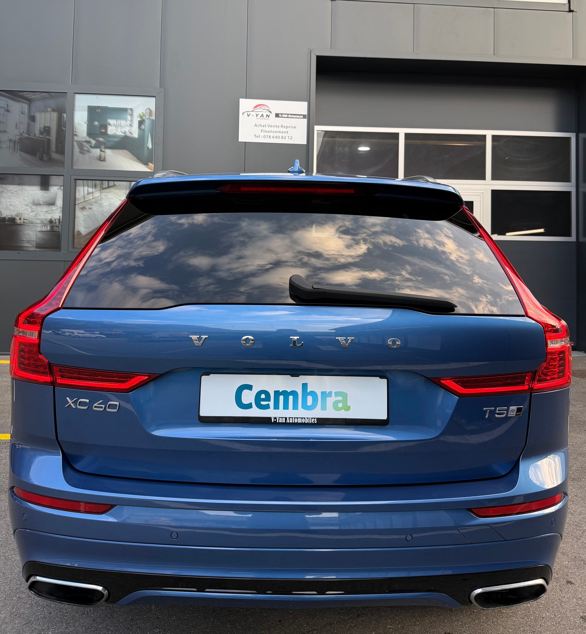 VOLVO XC60 T5 AWD R-Design Geartronic-image-6