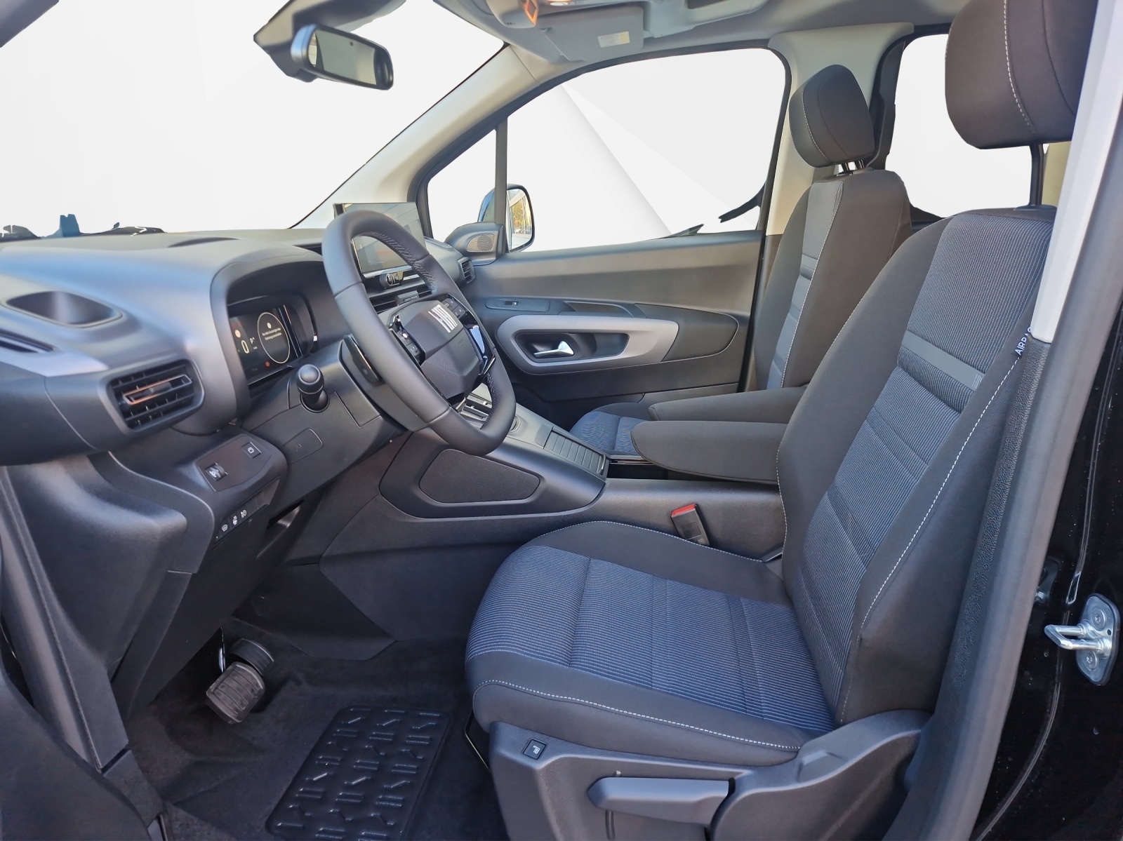 FIAT Doblo Basis-image-5