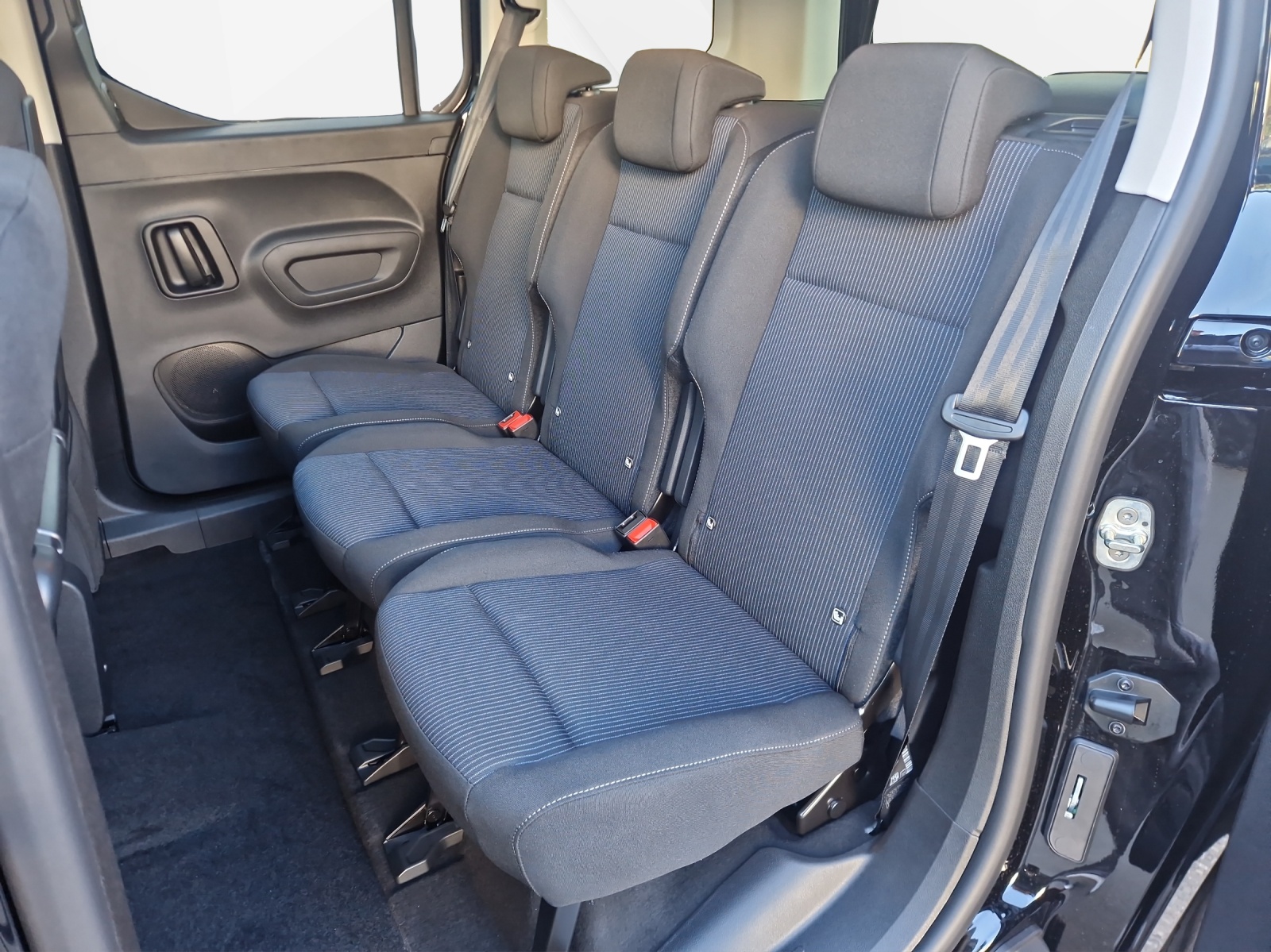 FIAT Doblo Basis-image-9