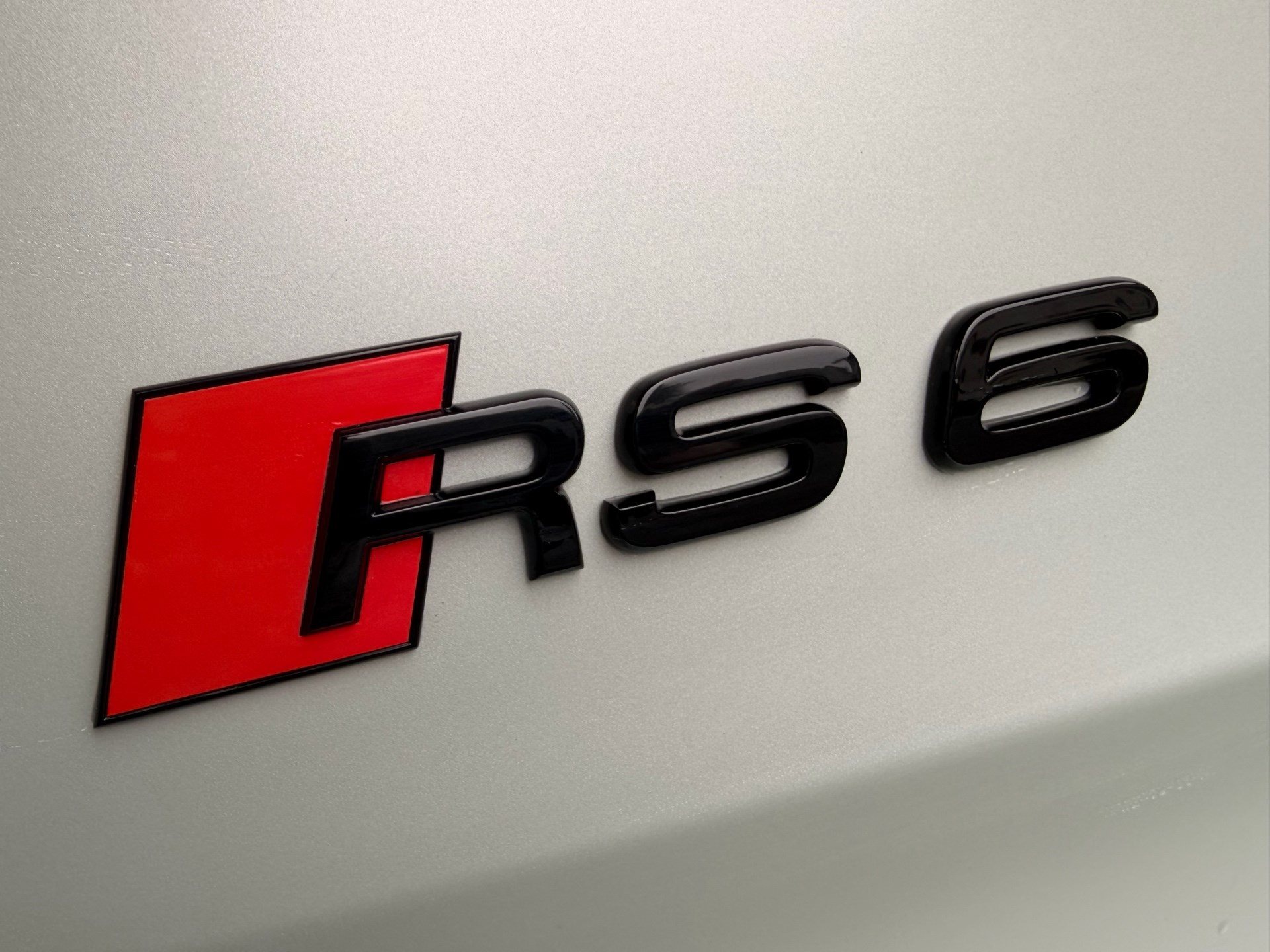 AUDI RS6 AVANT 4.0 TFSI QUATTRO PERFORMANCE *** UNIKAT IN WEISS MATT & KERAMIK BREMSEN ***-image-31