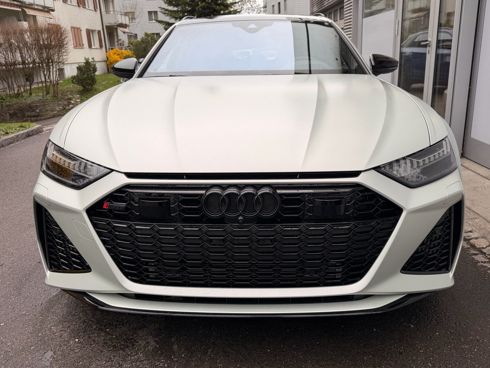 AUDI RS6 AVANT 4.0 TFSI QUATTRO PERFORMANCE *** UNIKAT IN WEISS MATT & KERAMIK BREMSEN ***-showroom-element-1
